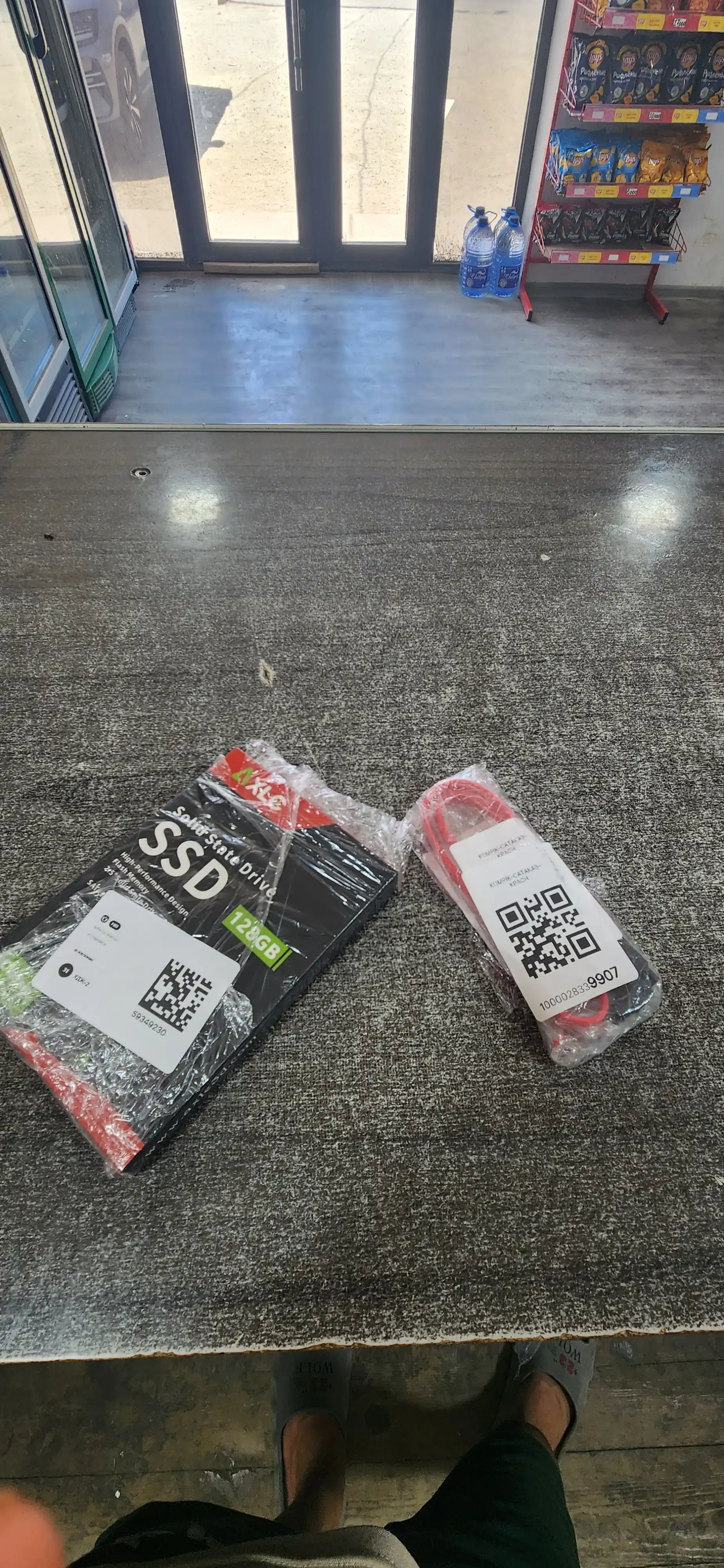 SATA shleyf, kabel 6 Gb/s, SSD, HDD, DVD ni ulash uchun fiksatori bilan