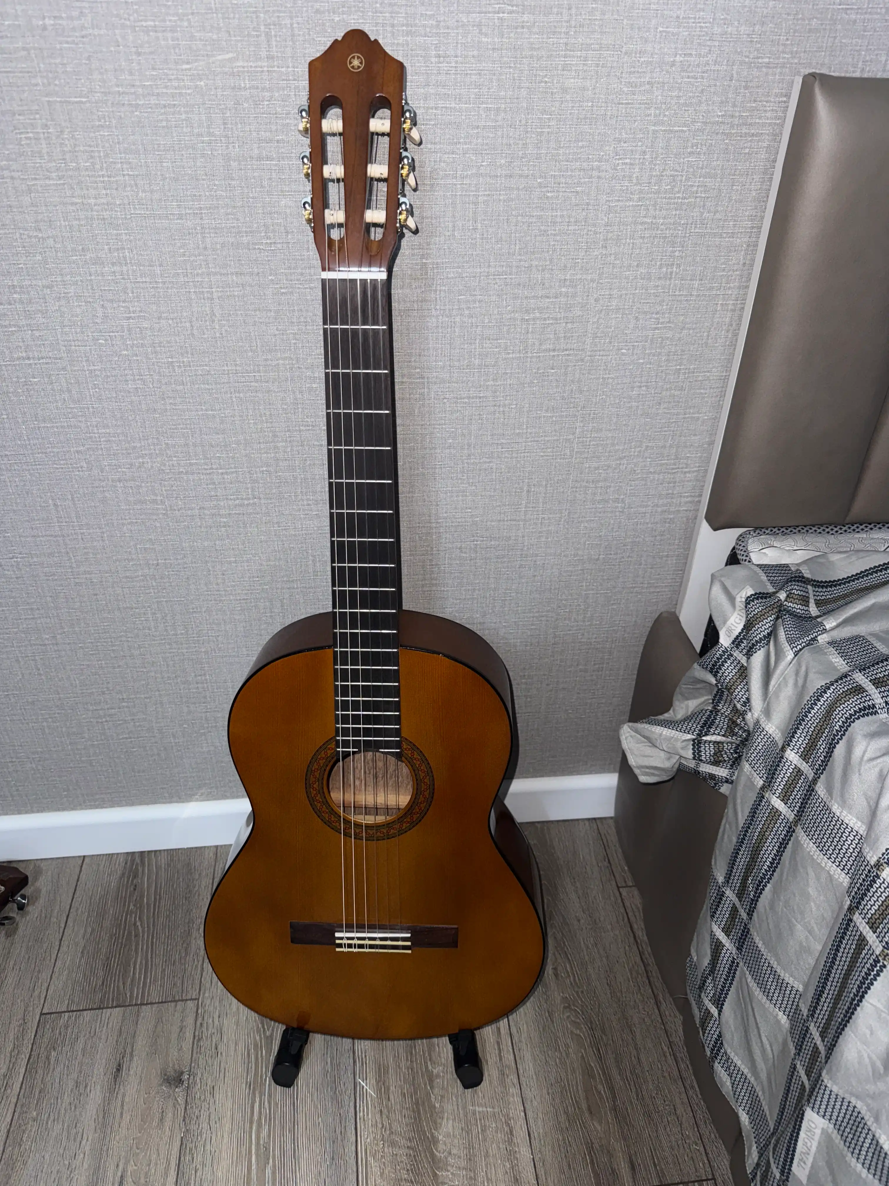 Gitara uchun stoyka yig'iladigan