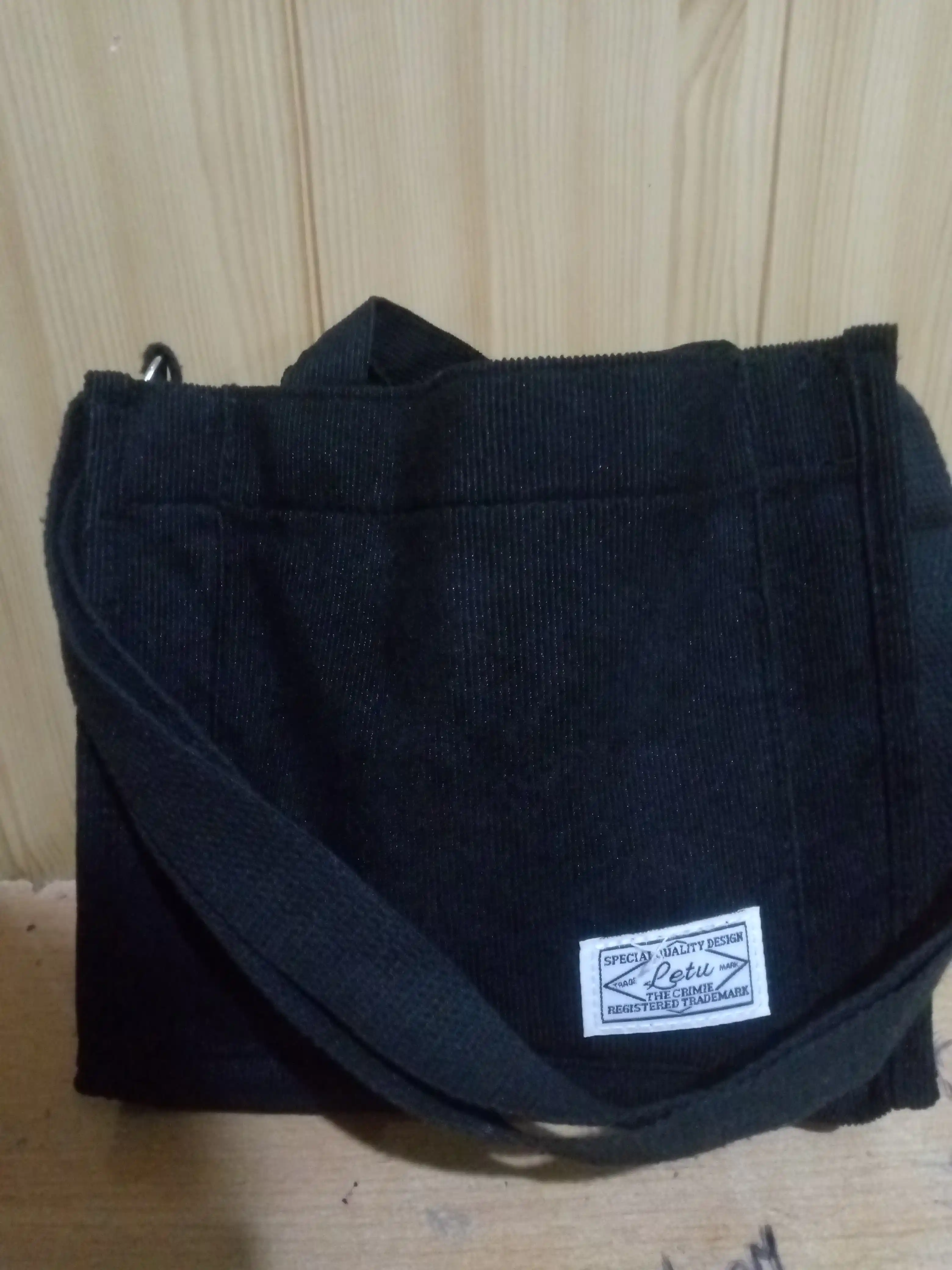 Ayollar uchun shopper sumkasi, yelkadan, velvetli