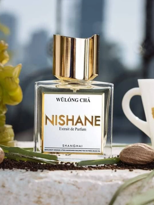 LABOR Parfum Wulong Cha Nishane, Erkak va ayollar parfyumi flakonlarda