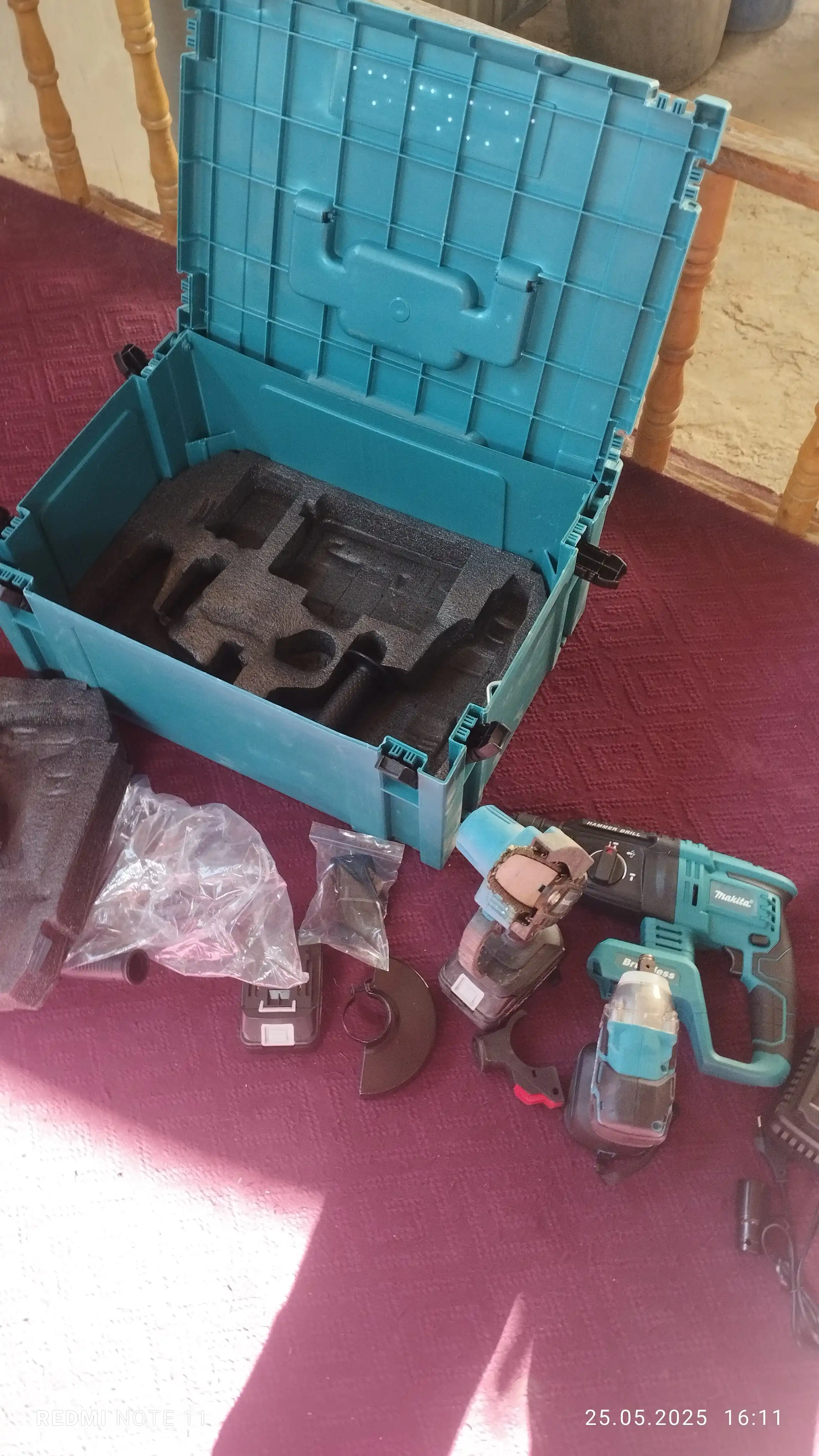 Akkumulyatorli to'plam 6 tasi 1 da, perforator, shurupovert, gaykovert, bolgarkа, arra