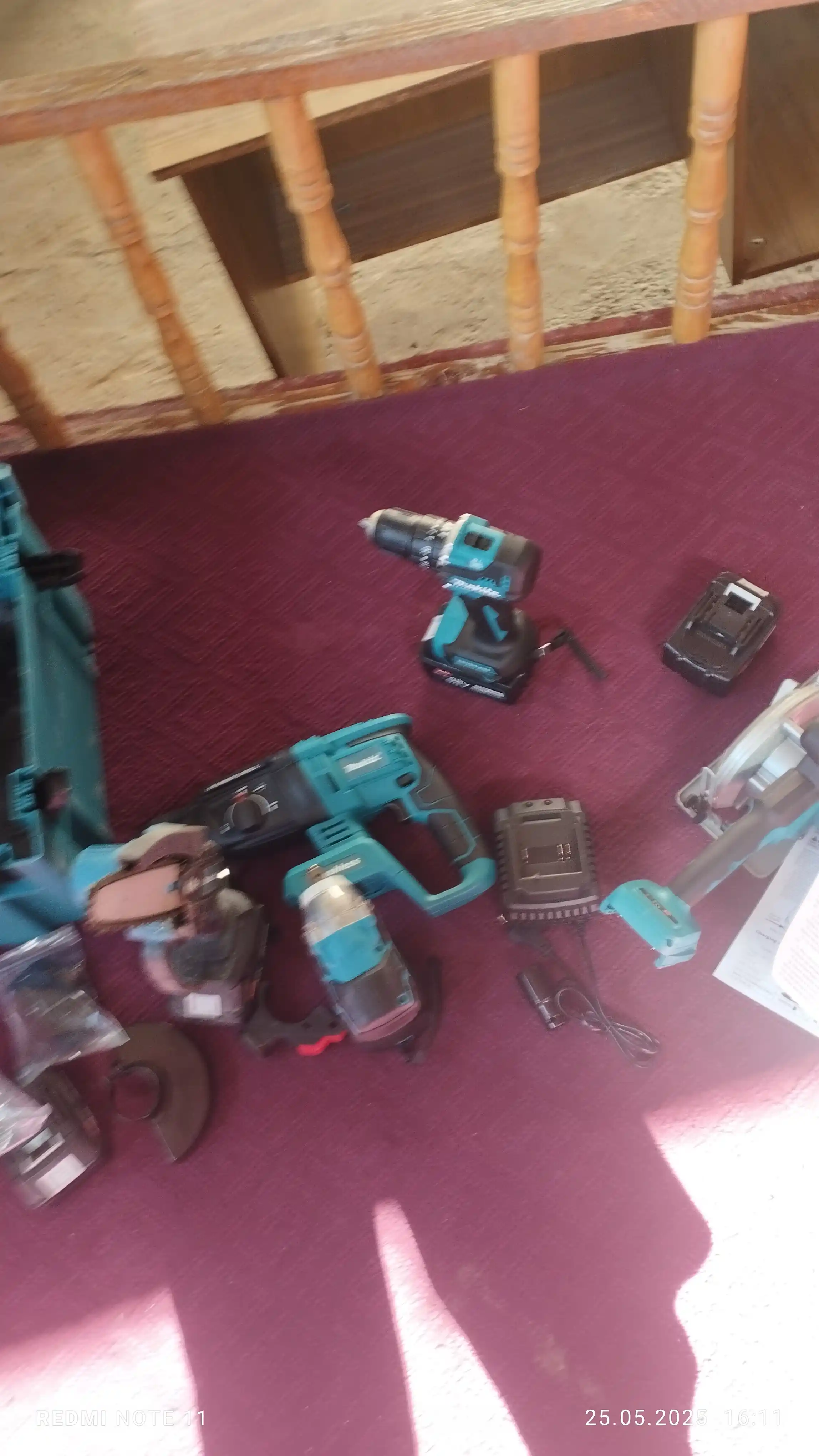Akkumulyatorli to'plam 6 tasi 1 da, perforator, shurupovert, gaykovert, bolgarkа, arra