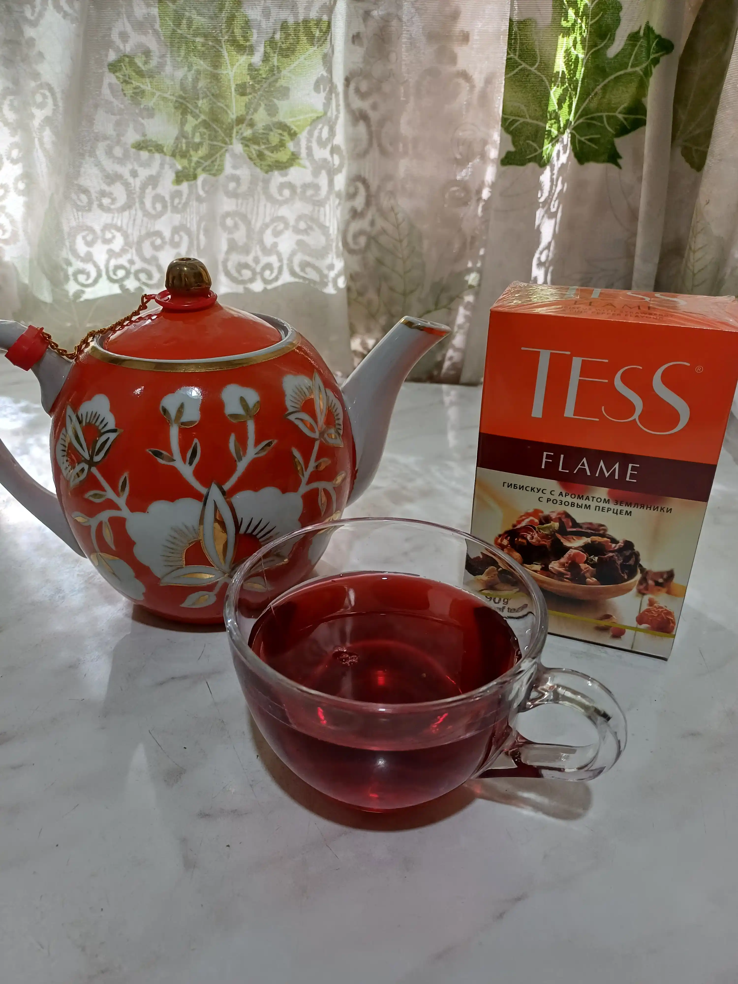 Чай красный Tess Flame, "Гибискус с ароматом земляники и с розовым перцем", 90 г