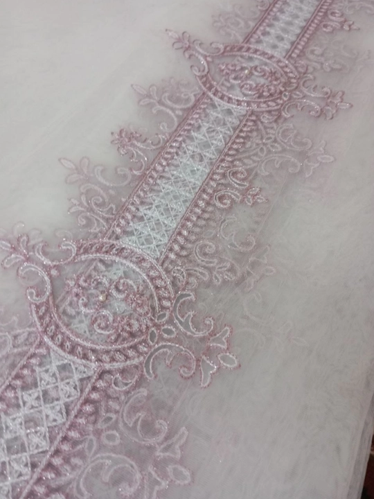 Tyul parda kashtali, nafis gulli, yengil va shaffof, bo‘yi 280 sm