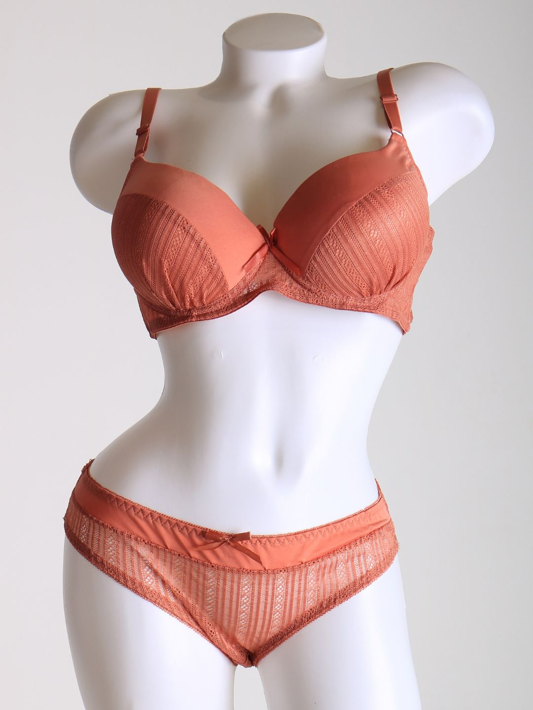 Uy qurilishi ruscha blowjob kompilyatsiya Haqiqiy dada va qiz jinsiy aloqa