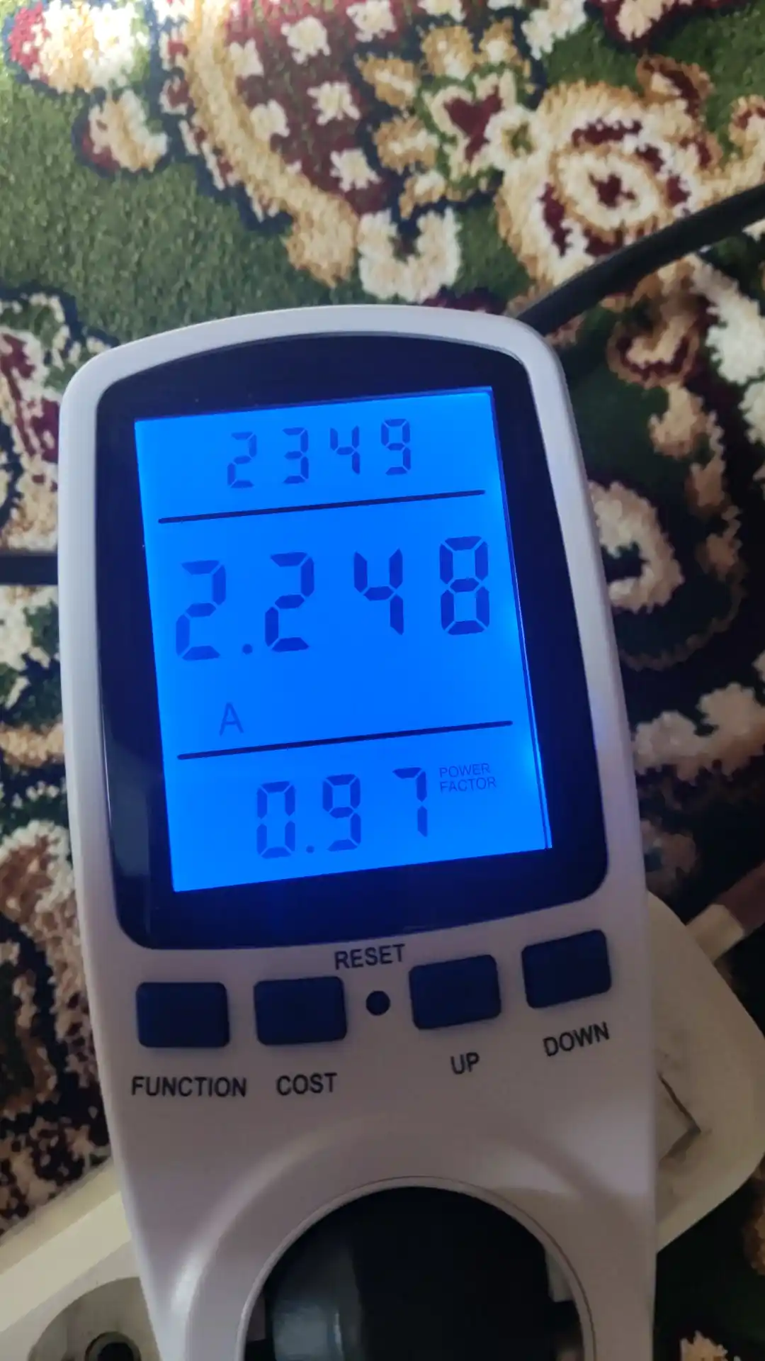 Uy uchun raqamli vatmetr rozetkaga (raqamli quvvat o'lchagich, rozetka-vatmetr) Wattmeter