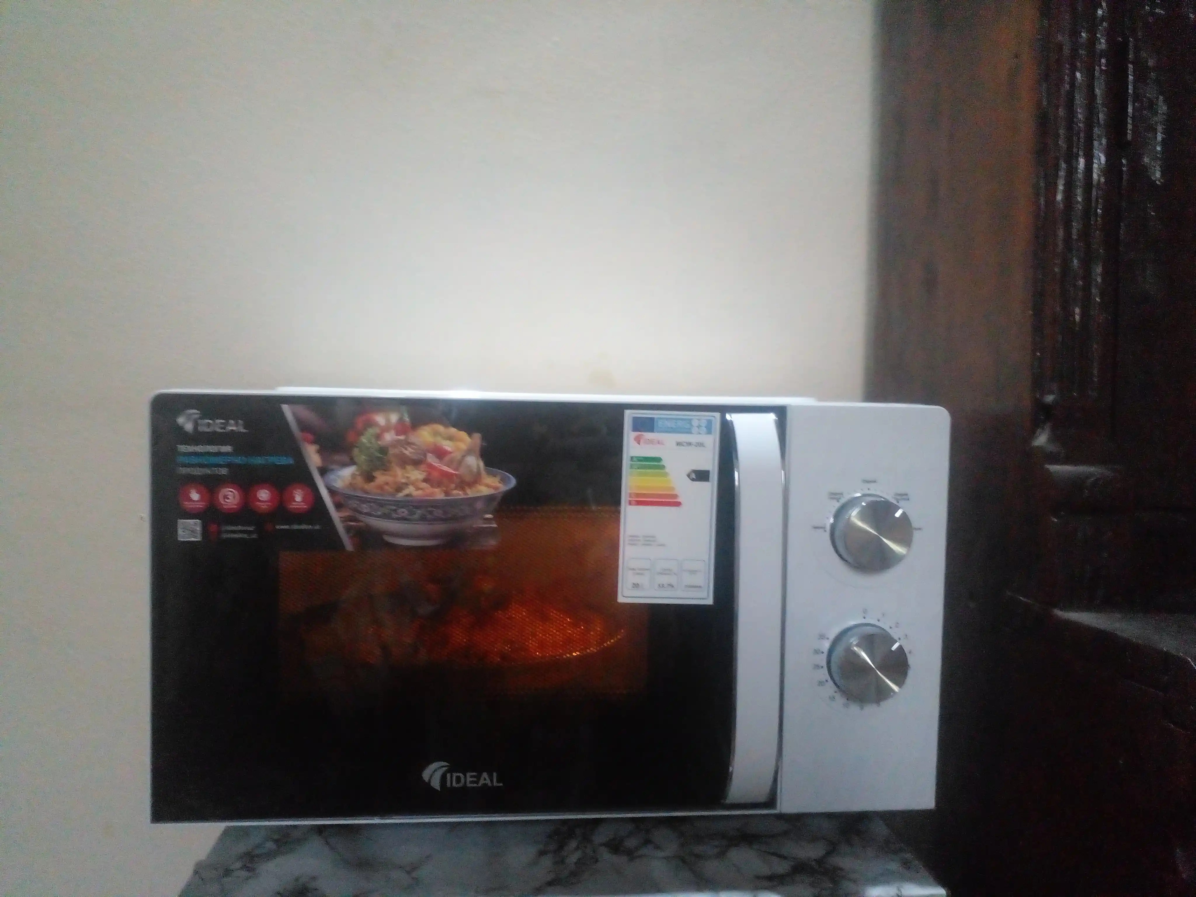Ideal MCW-20L mikroto‘lqinli pechi, hajmi 20 l, quvvati 700