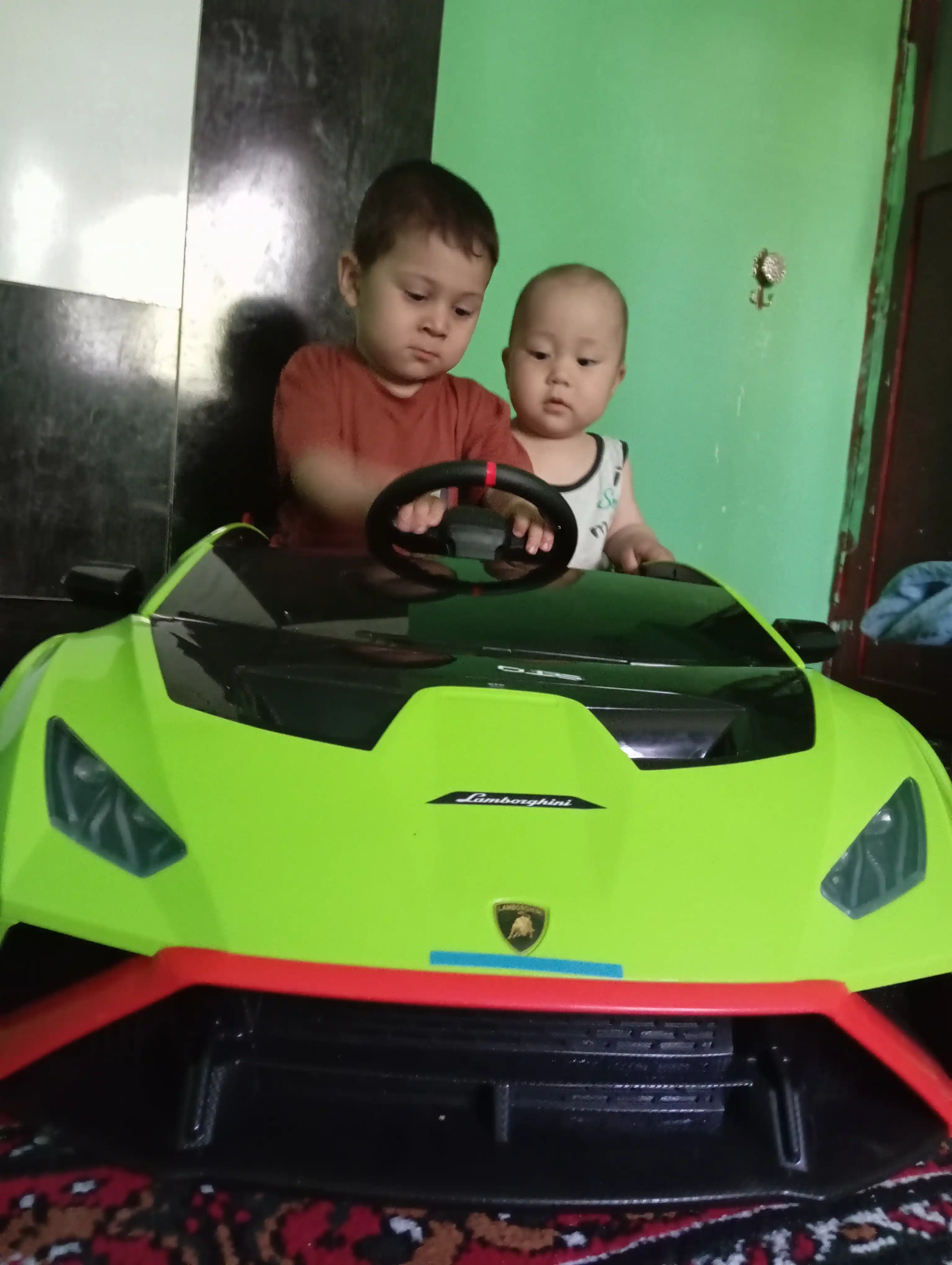 Детский автомобиль Lamborghini