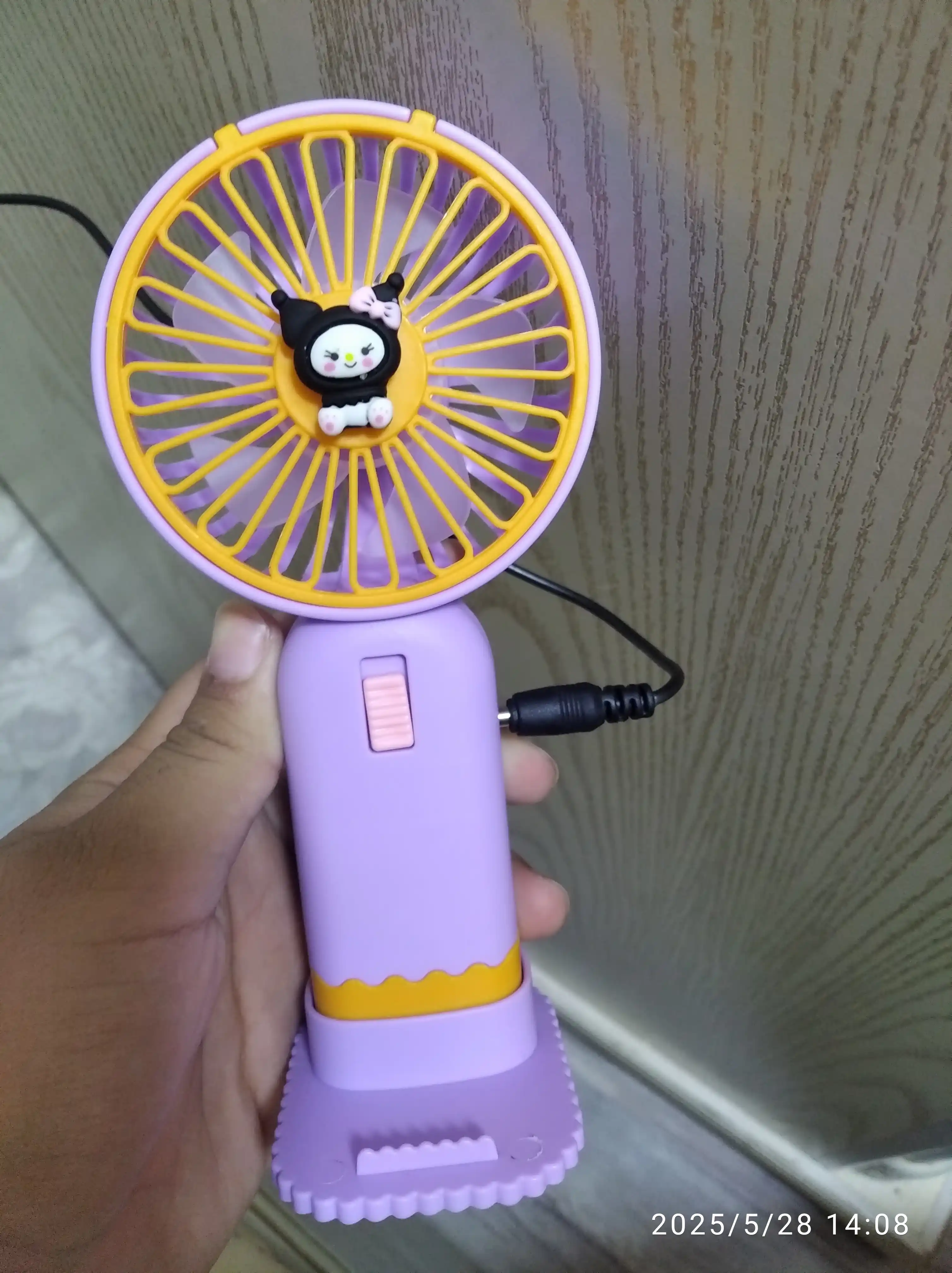 Portativ mini-ventilyator USB zaryadlash bilan