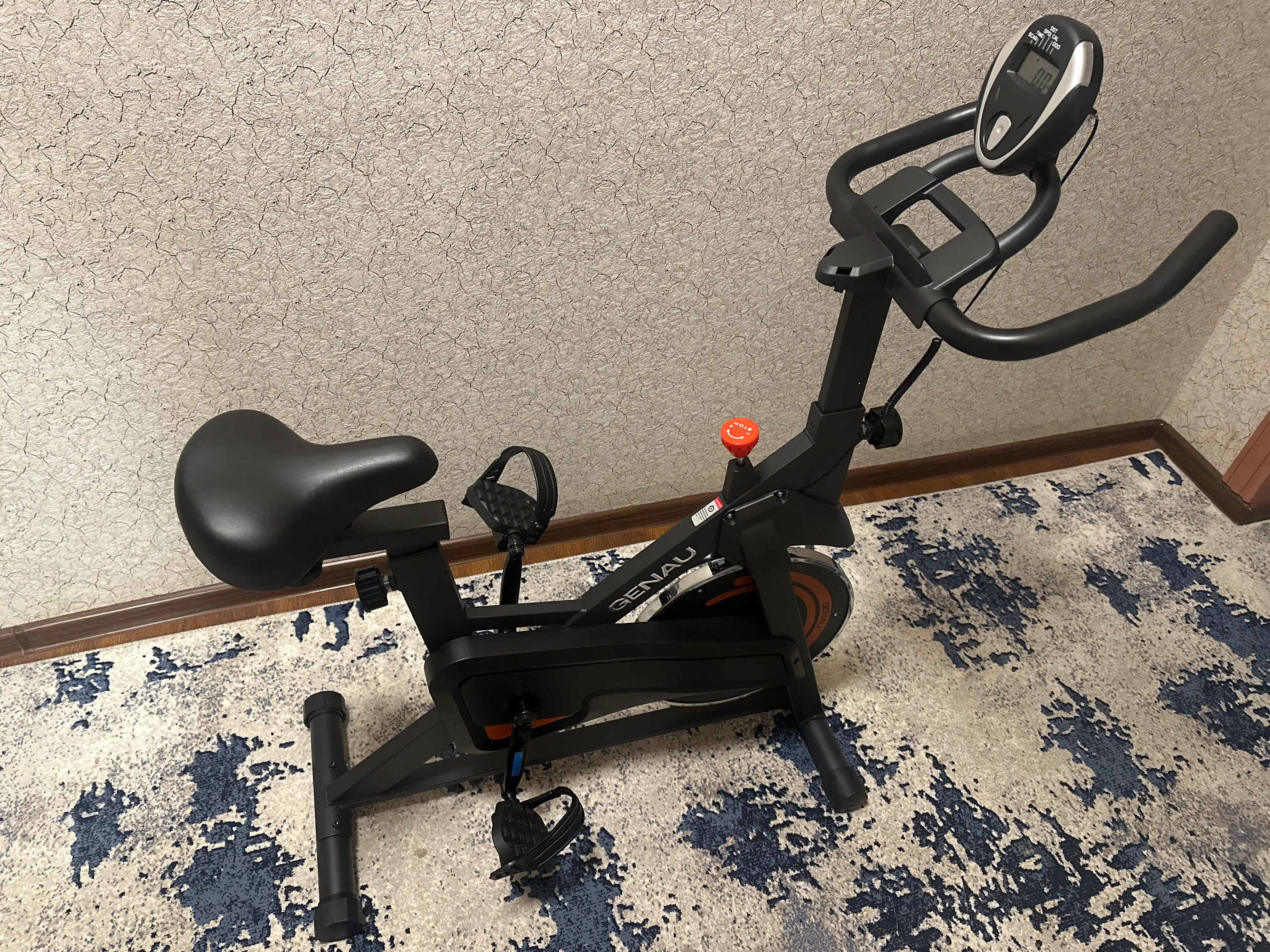 Велотренажер Genau Spin Bike W101, маховик 8 кг, максимальный вес 120 кг *SB1-05A