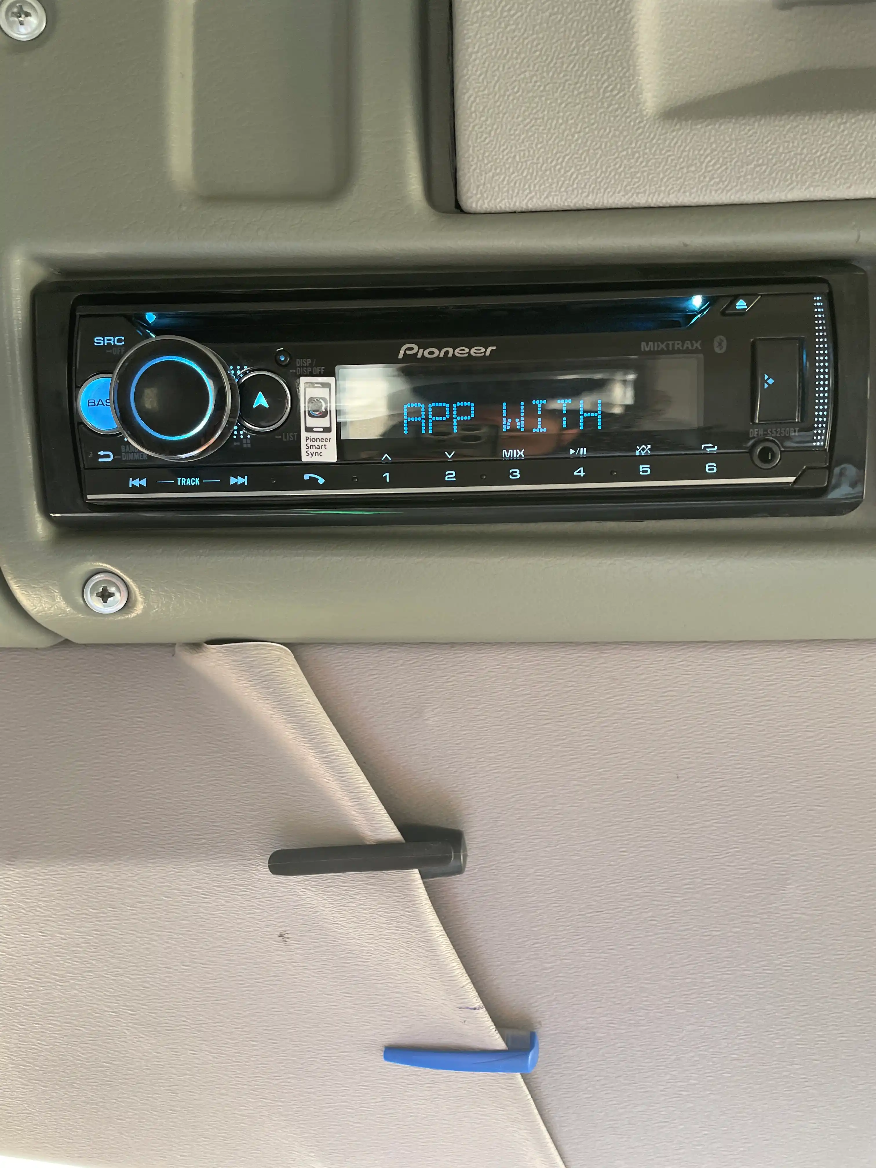 Автомагнитола Pioneer DEH-S5250BT магнитола