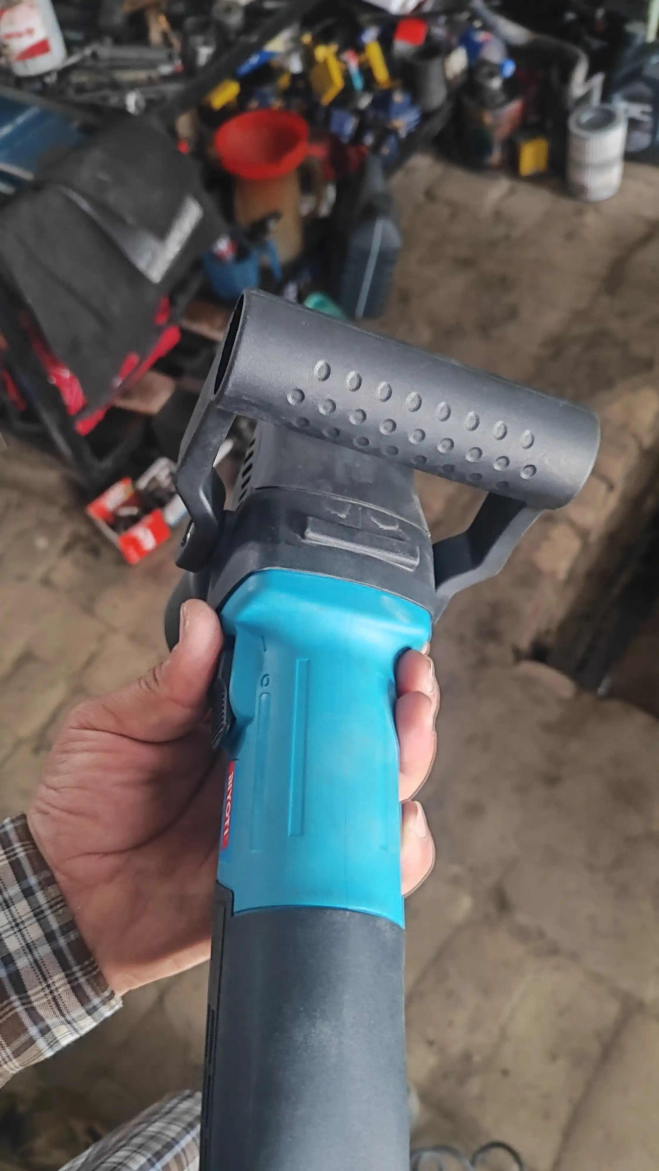 Ergonomik burchakli silliqlash mashinasi uchun ushlagich