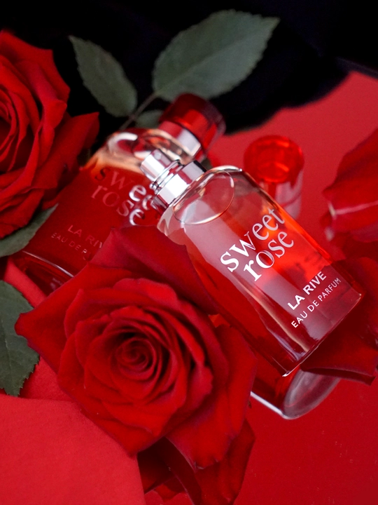 Ayollar parfyumlangan suvi La Rive Sweet Rose, 90 ml
