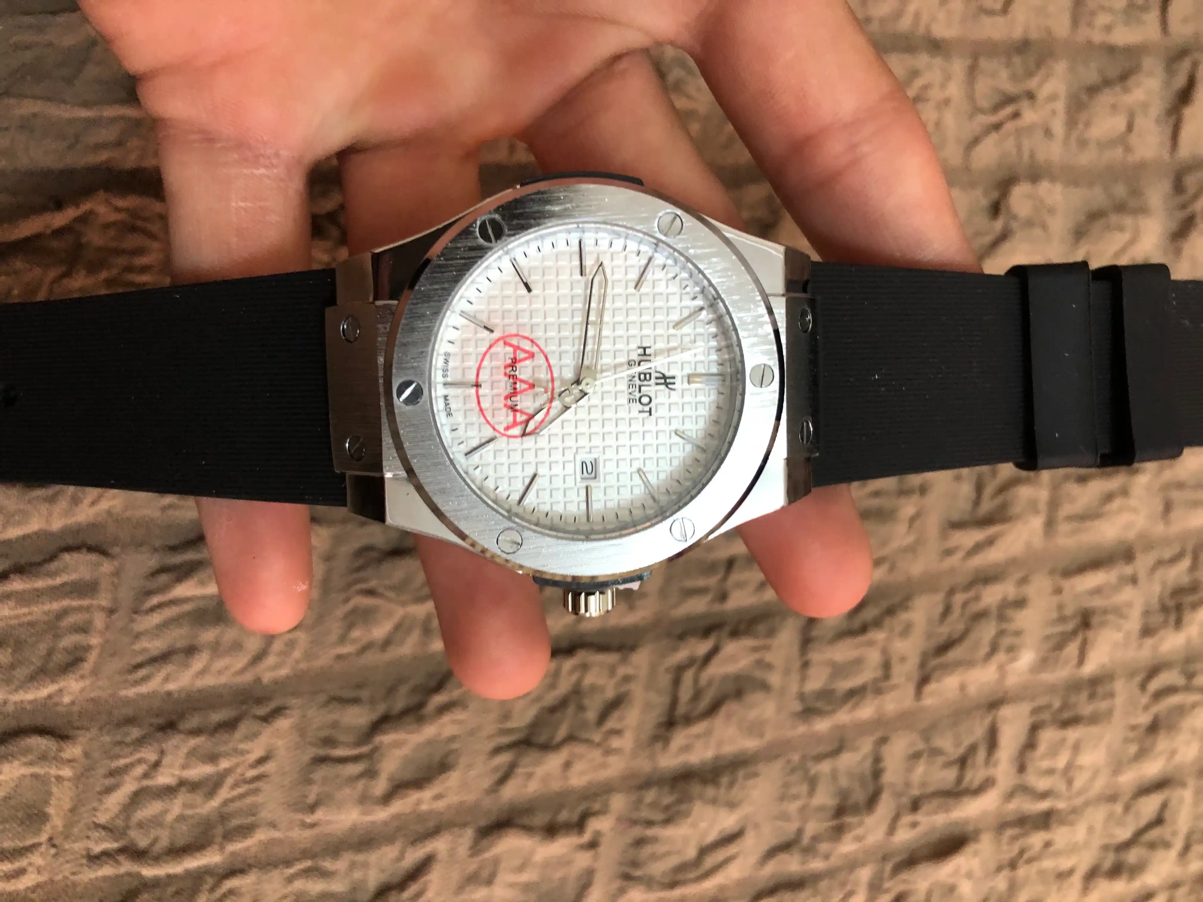 Erkaklar qo'l soati Hublot, har qanday uslubga mos keluvchi universal dizayn, quti bilan