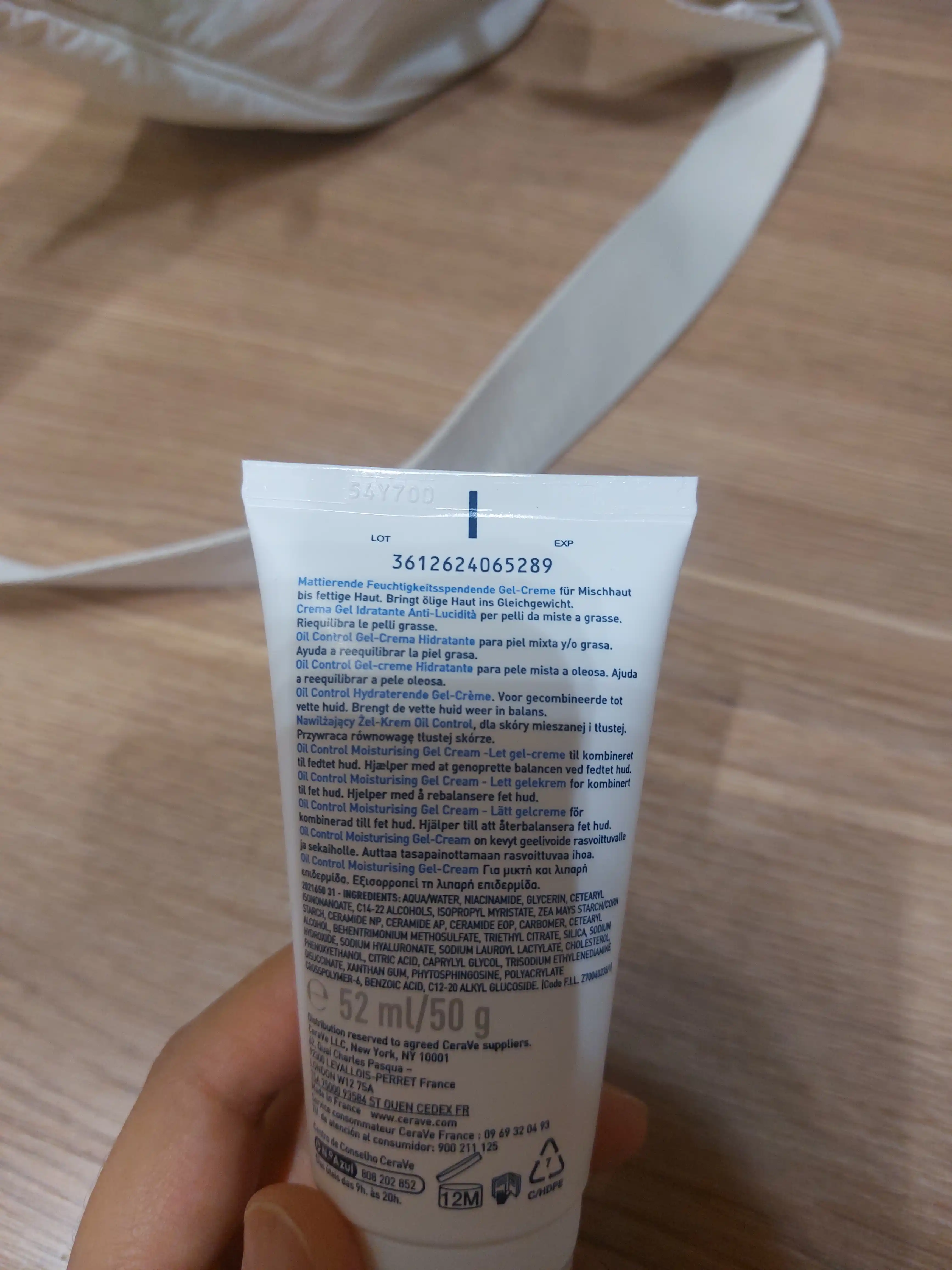 Yog‘li va aralash yuz terisi uchun namlantiruvchi CERAVE gel-kremi, 52 ml