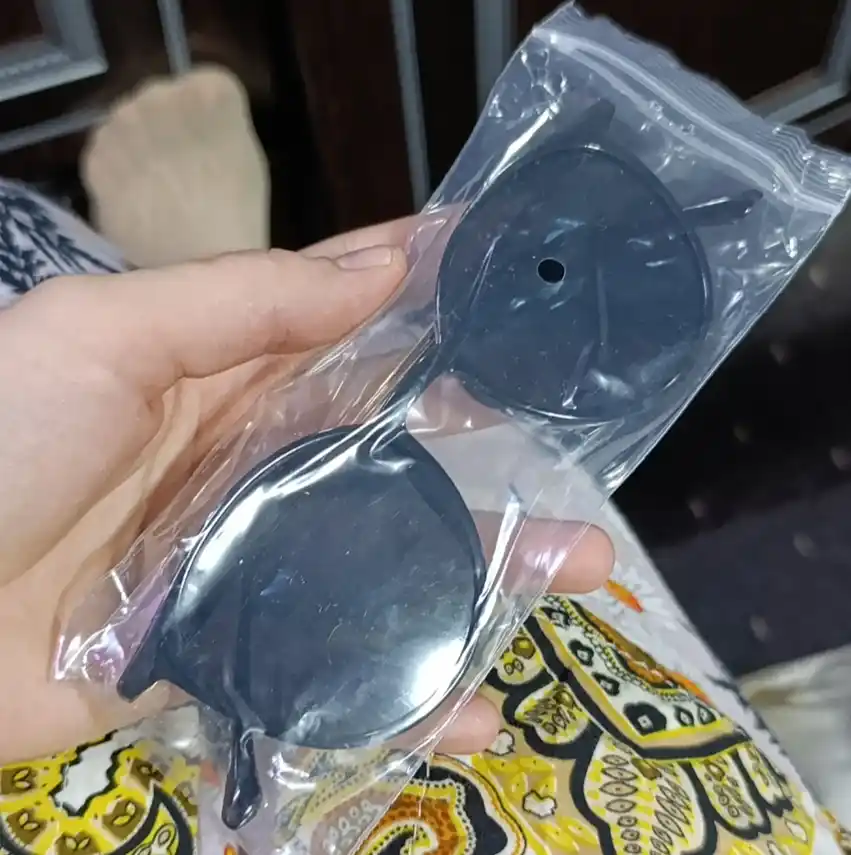 Quyoshdan himoya qiluvchi ko'zoynaklar, qizlar va ayollar uchun