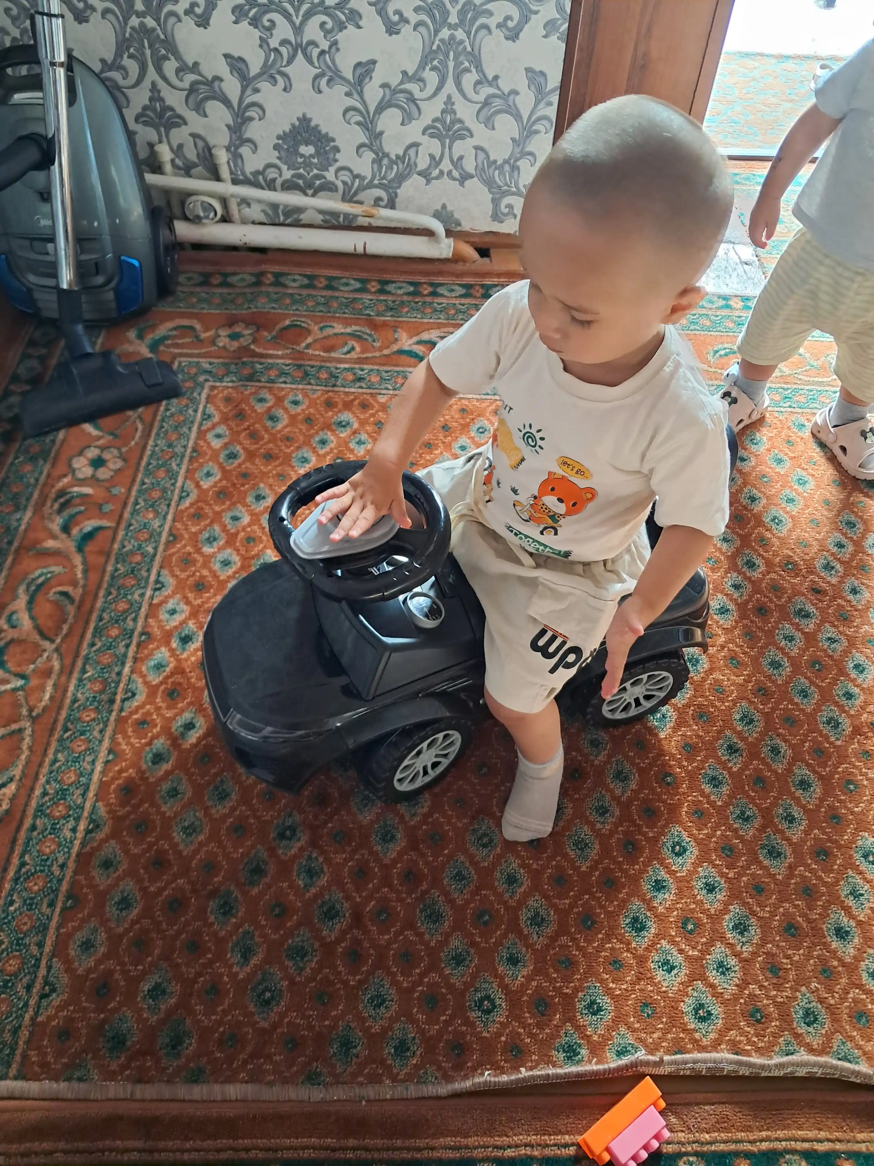 Bolalar avtomobili Tolokar Range-rover, 3-5 yoshgacha
