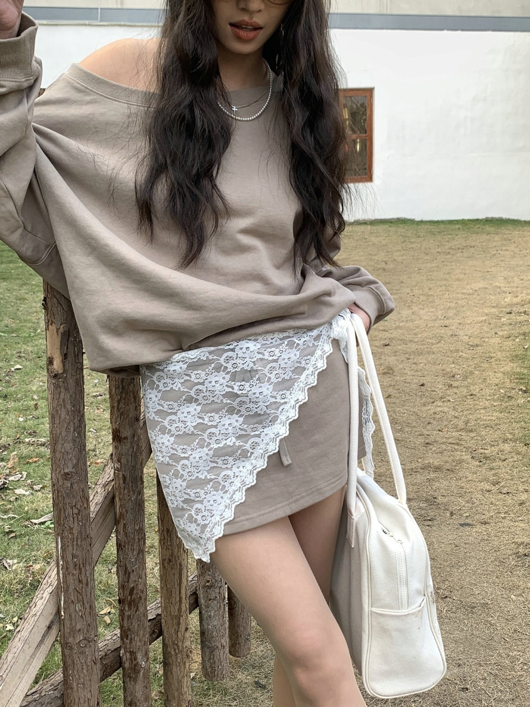 Eri ishda bolgan yosh ayolning pornografik ajrashishi