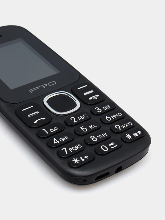 IPRO A7 MINI tugmali telefon, IMEI ro‘yxatdan o‘tkazilgan, to‘plamda quvvatlagich mavjud
