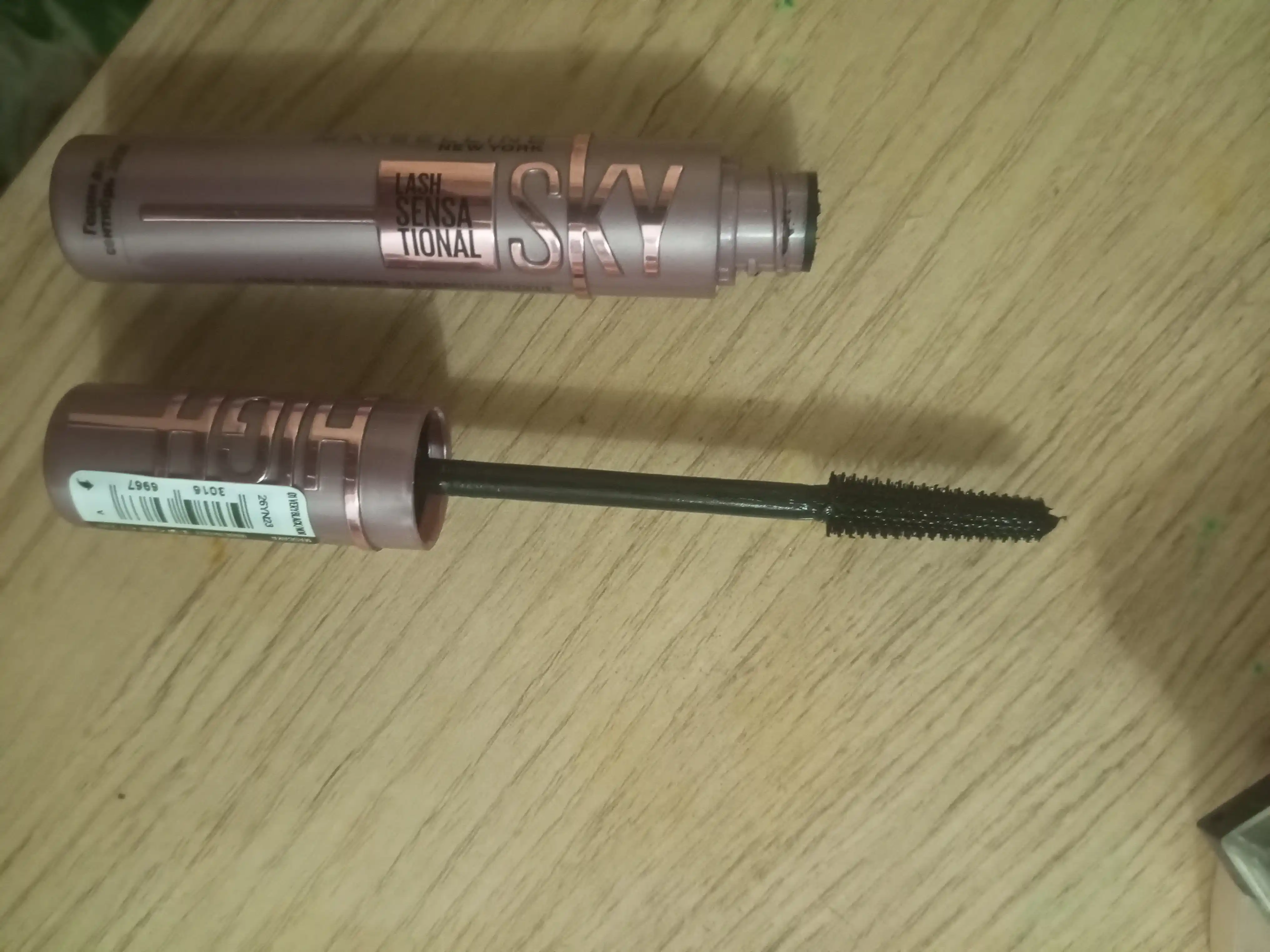 Kiprik uchun tush Maybelline New York Lash Sensational Sky High, qora rang, 9.6 ml