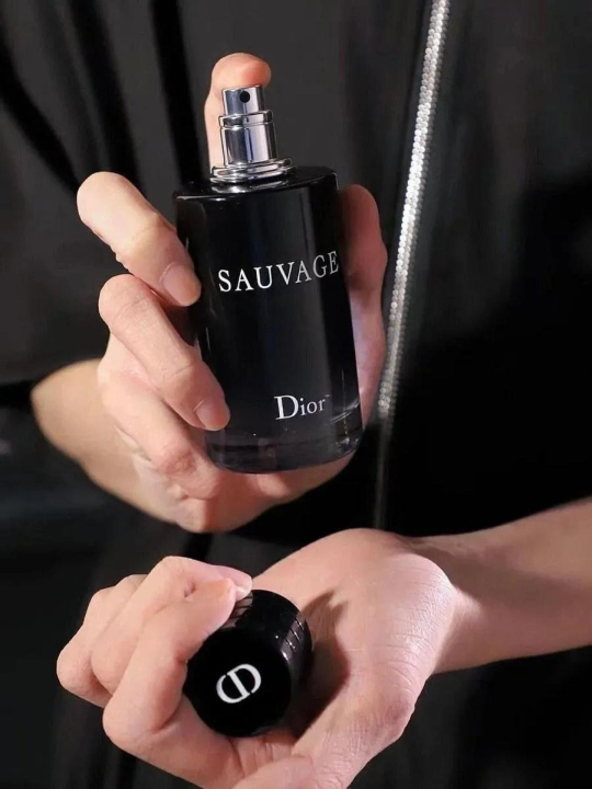 Atirlar erkaklar Christian Dior Sauvage,erkaklar uchun atir yozgi  kuzgi raspiv  duxi