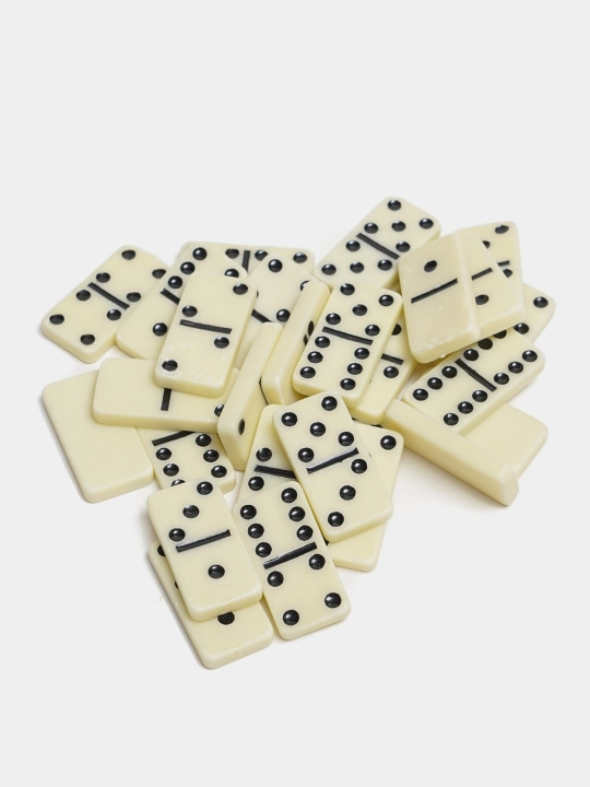 Domino stol o'yini, klassik o'yin, kattalar va bolalar uchun