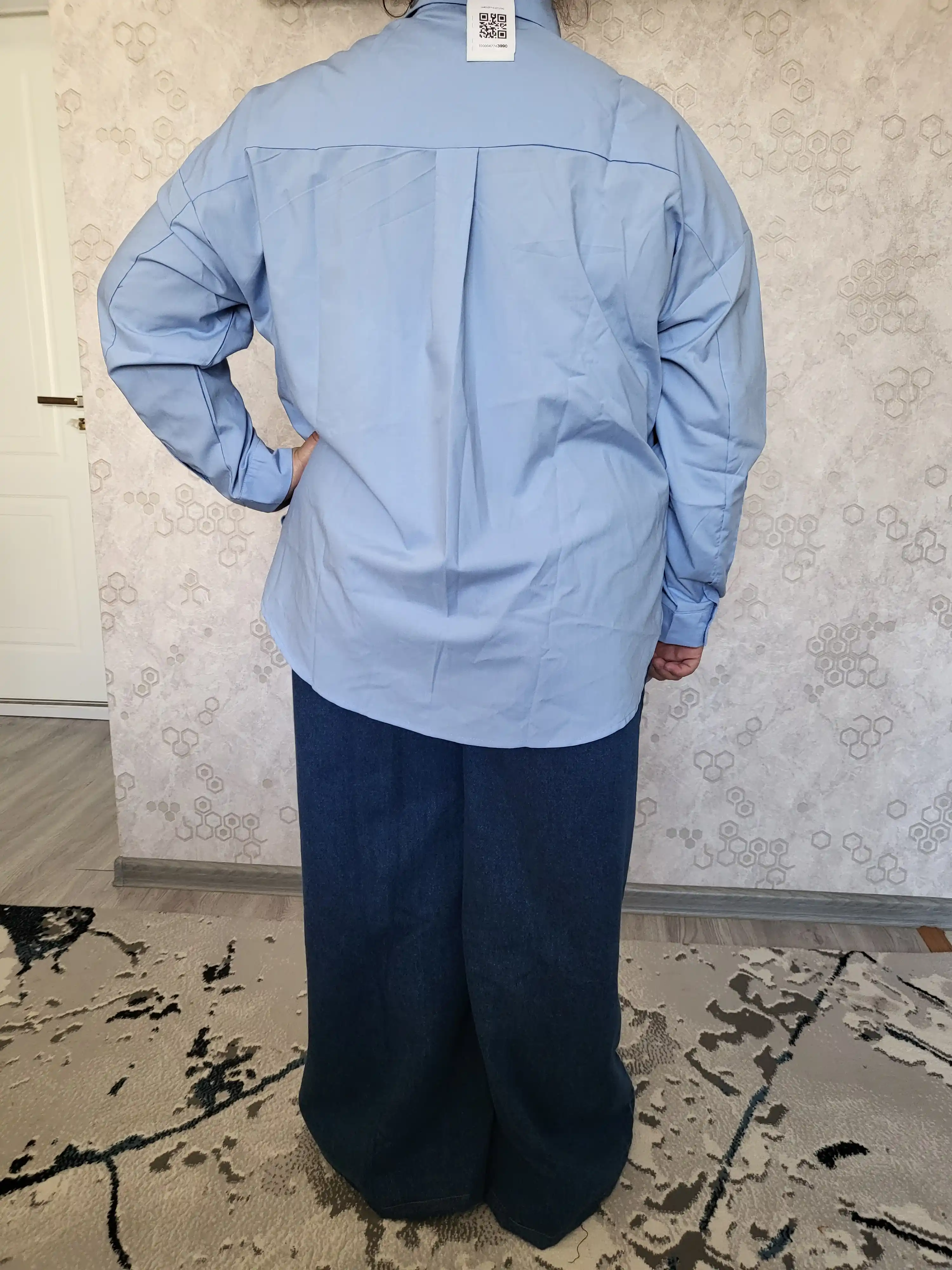 Bo'ksa qismidan kengayib ketgan jinsi shimlar