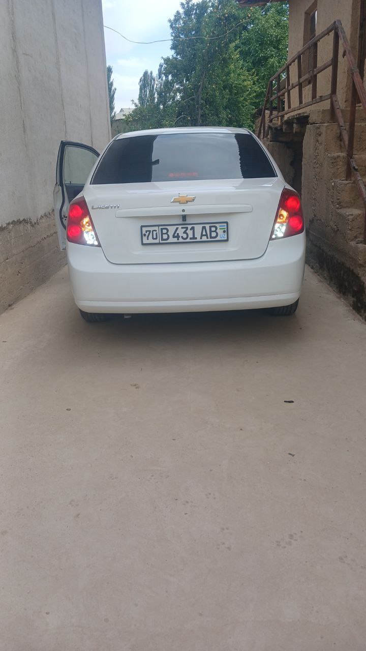 Orqa stop - faralar 1 juft NEXIA 2-3 / GENTRA OPTRA/ MATIZ / TICO