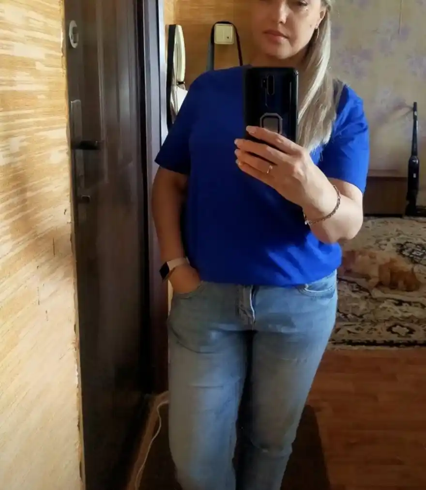 Ayollar futbolkasi, bir xil rangli, paxta