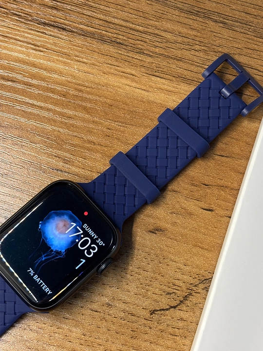 Universal silikon remeshok Apple Watch 42/44/45/49 mm uchun