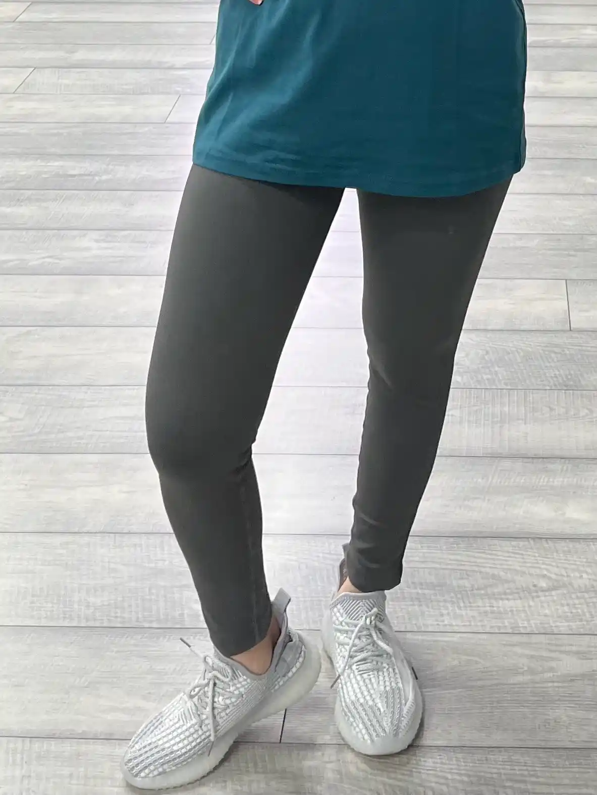 Ayollar uchun sport losinlari, fitnes va sport uchun legginslari, Push up effektiga ega, choziluvchan