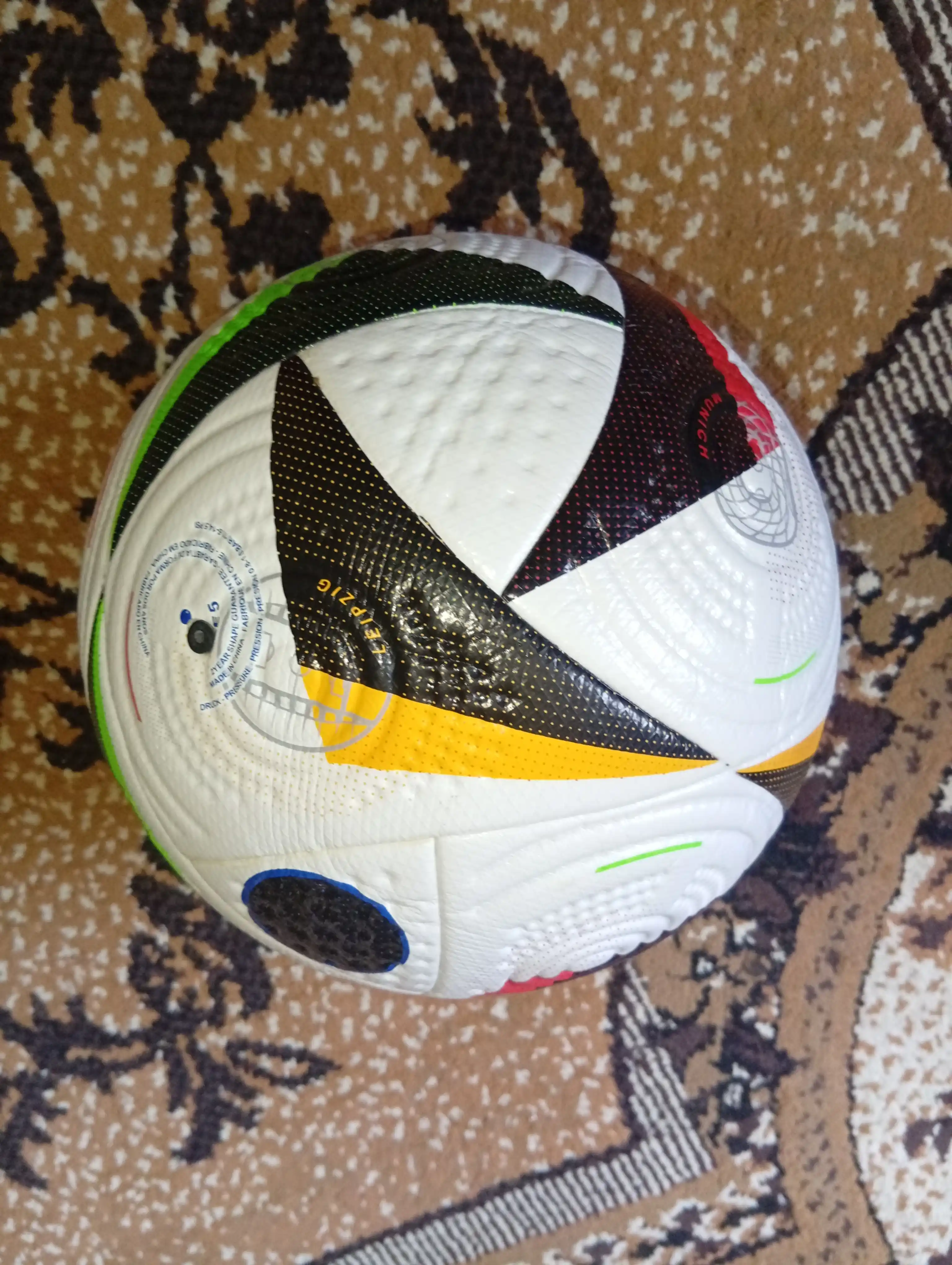 Futbol to'pi 5 Evropa chempionati 2024