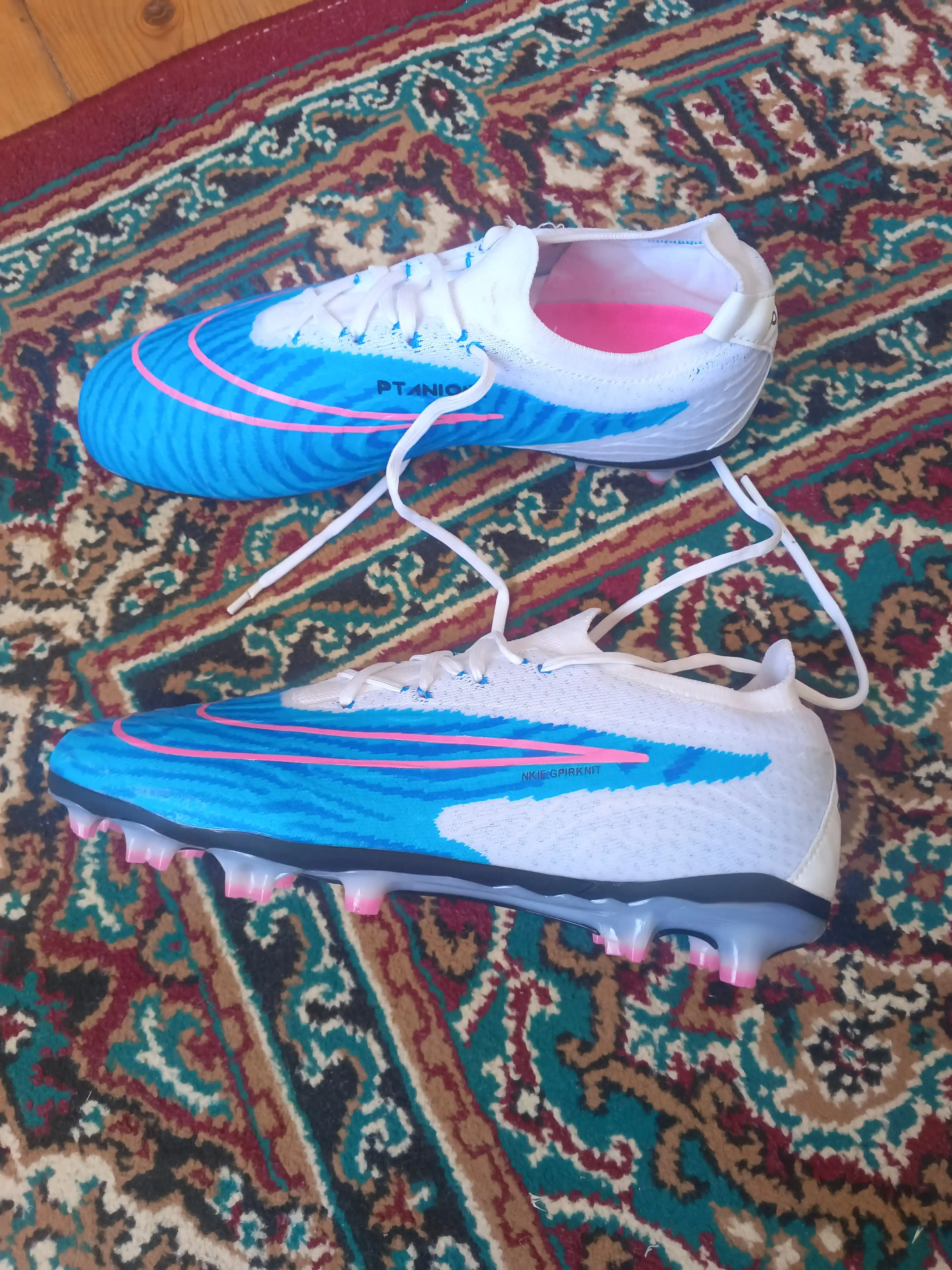 Professional butsi va sorokonojka Phantom GX Elite TF va FG futbol butsalari