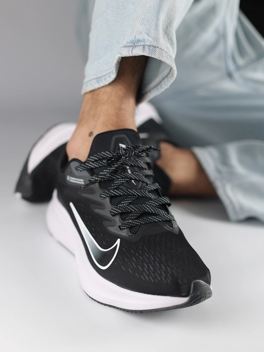 Erkaklar poyabzali, Erkaklar va yosh yigitlar uchun krossovkalar NIKE ZOOM WINFLO - 