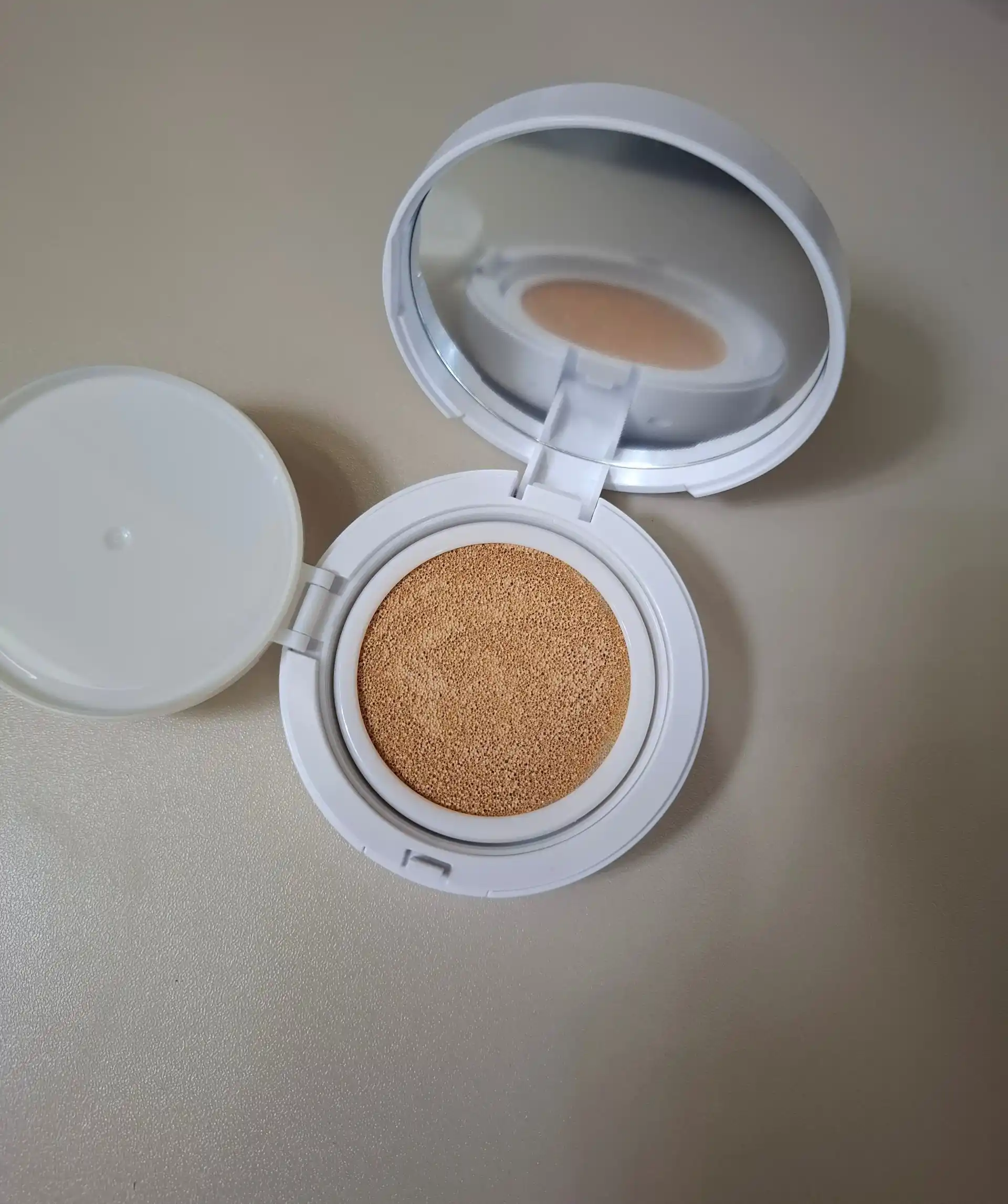 Namlovchi tonal yostiqcha Missha Magic Cushion Moist Up SPF50+ PA+++