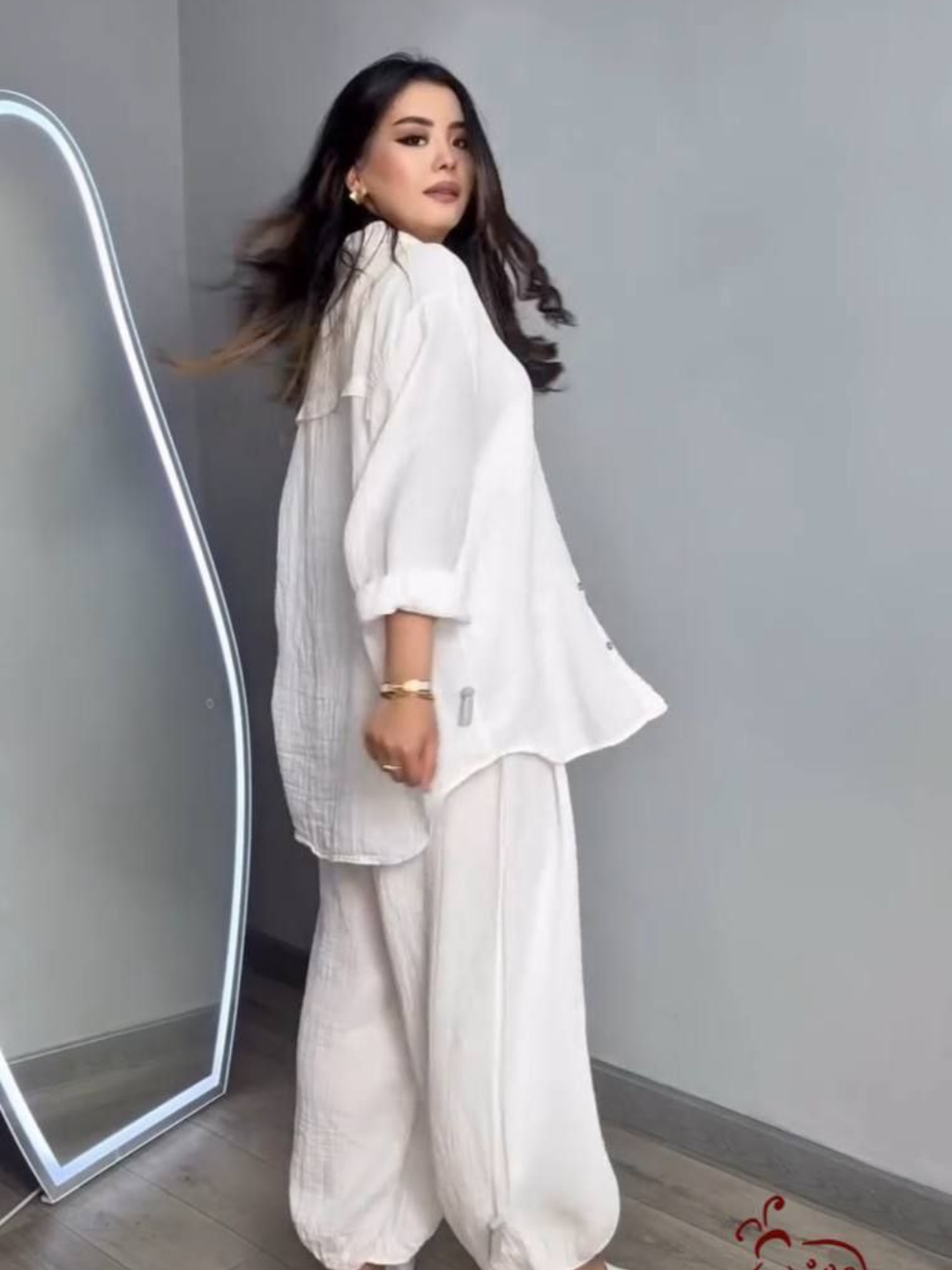 Ot yoruvchi qizlarning uy qurilishi fotosuratlari