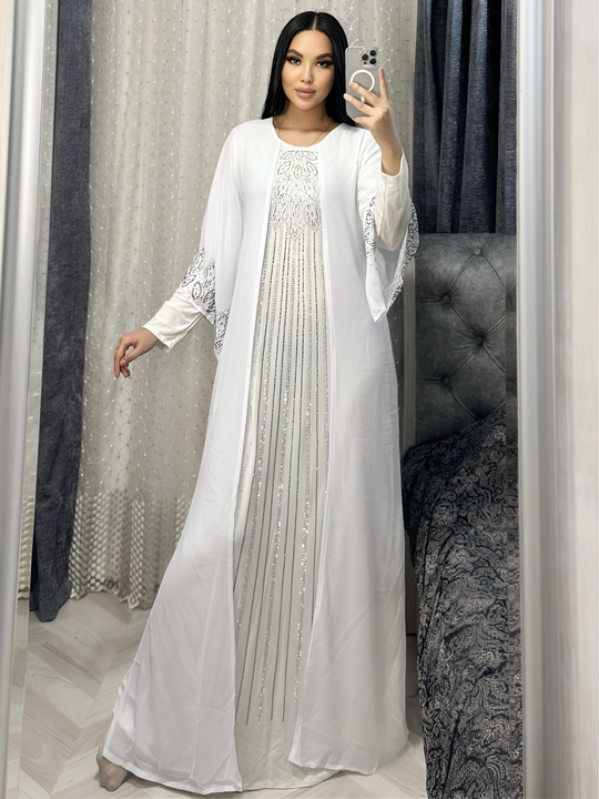 Abaya liboslar ayollar uchun, oqshom va bazimlar uchun