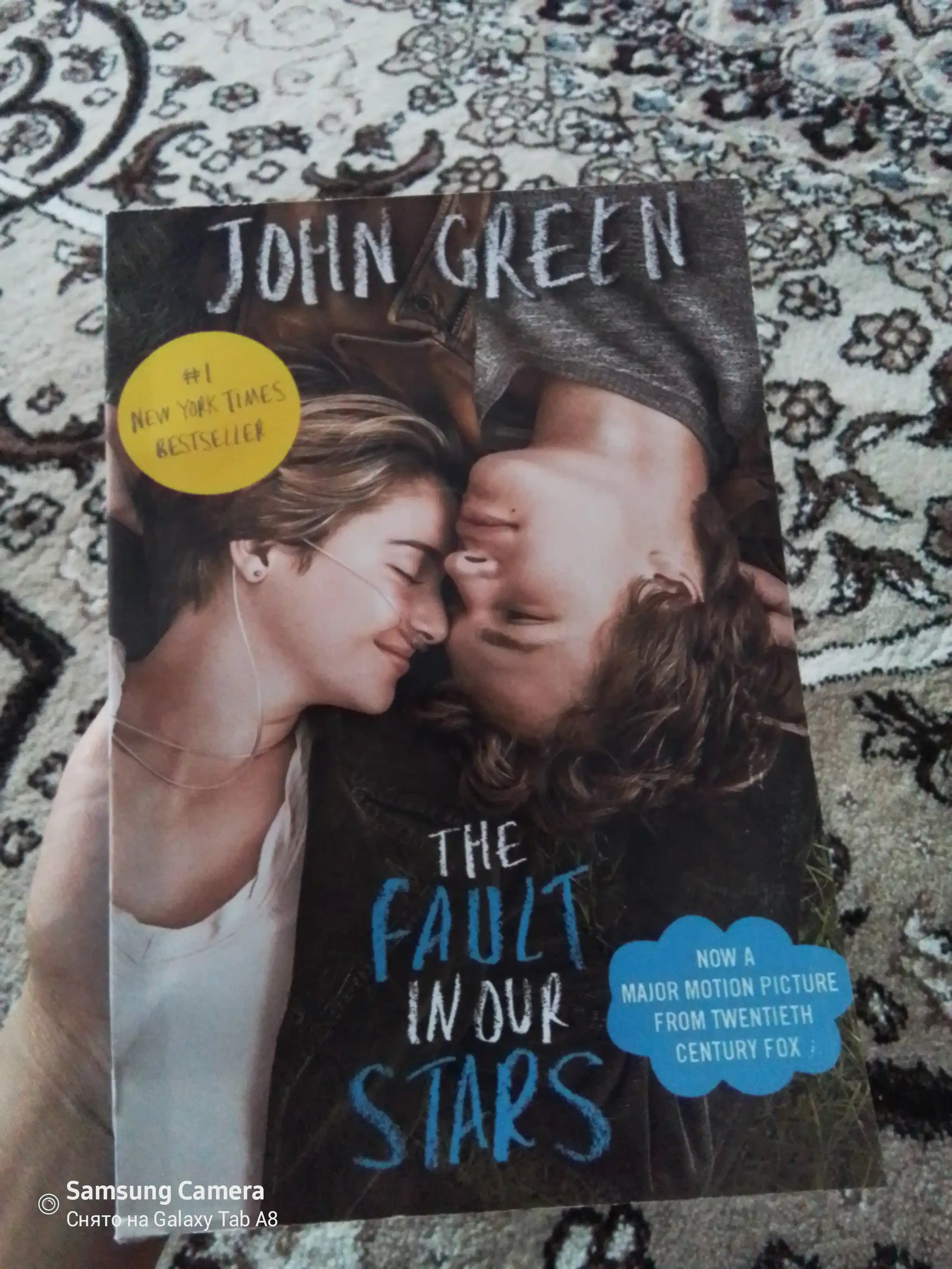 Kitob The fault in our stars, John Green, ingliz tilida