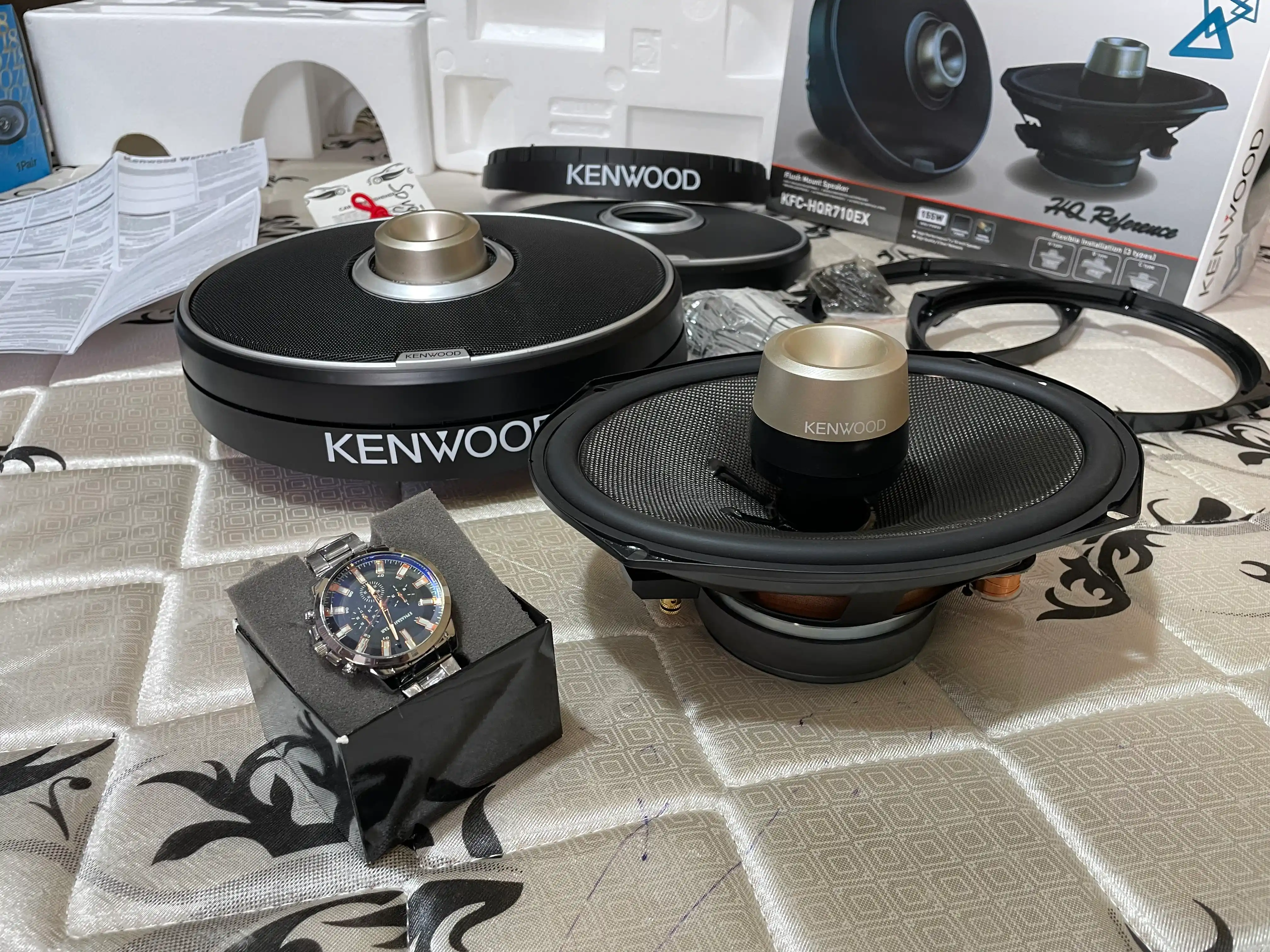 Колонка Kenwood legenda Botex 700wat 2 шт, очень чистый звук тяжелый вес стоит своих денег