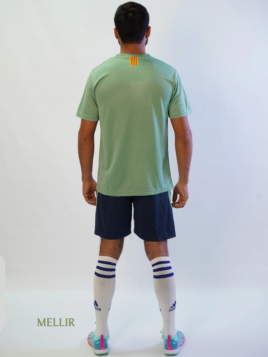 Barselona retro futbol formasi