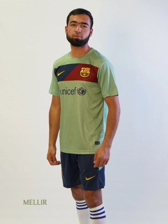 Barselona retro futbol formasi