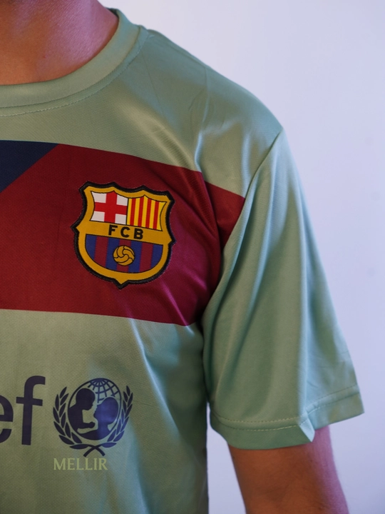 Barselona retro futbol formasi