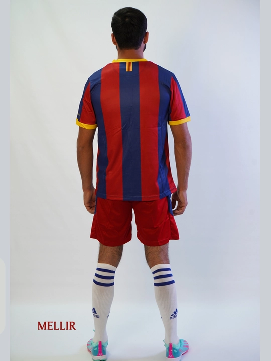 Barselona retro futbol formasi