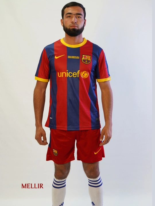 Barselona retro futbol formasi