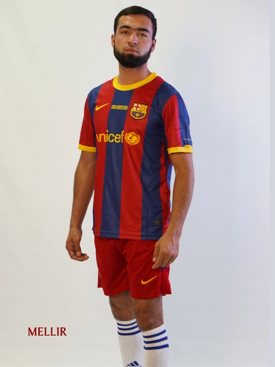 Barselona retro futbol formasi