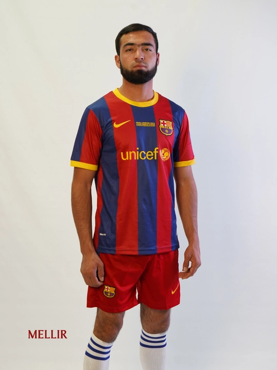 Barselona retro futbol formasi