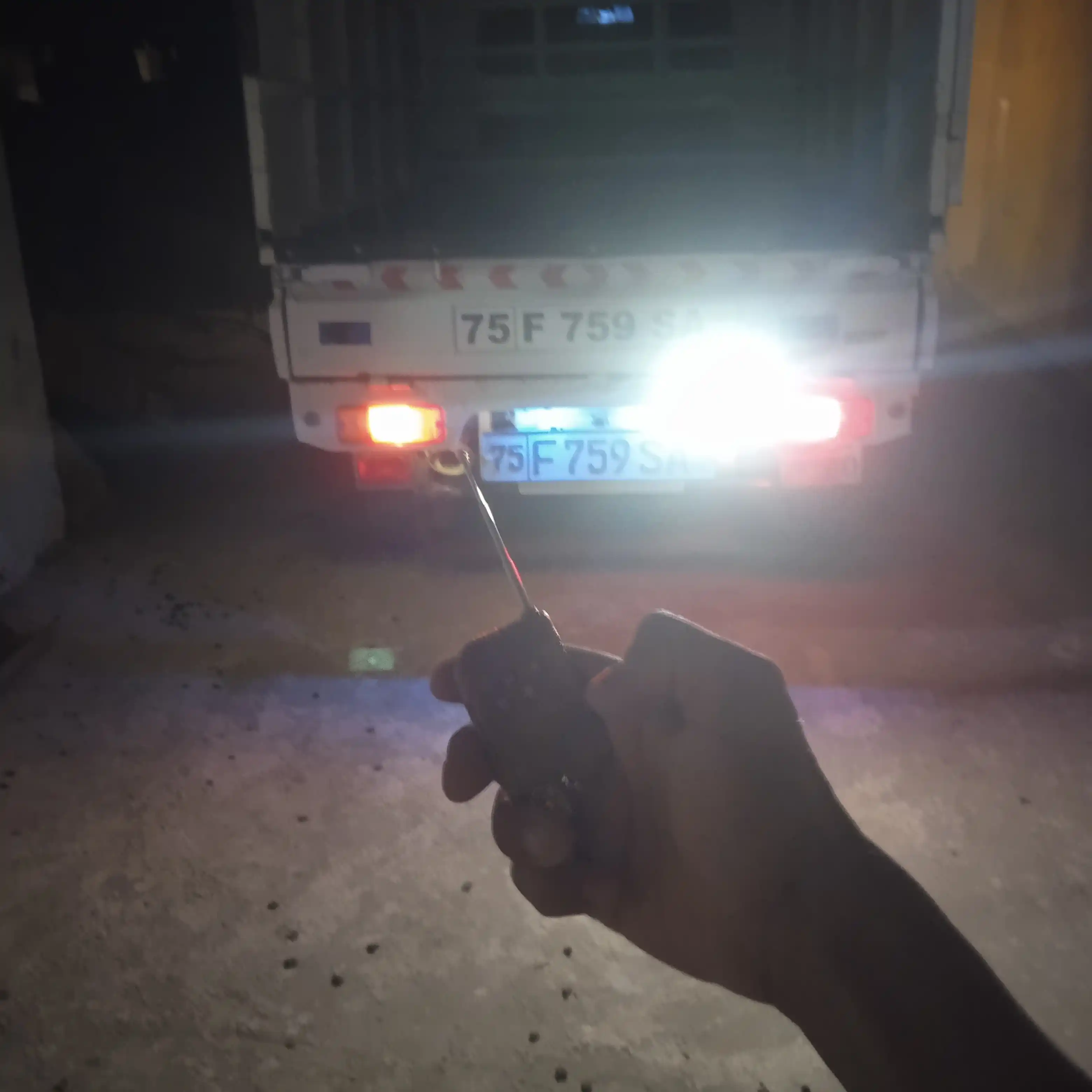 Qo'shimcha LED faralarni boshqarish bloki, stroboskop, simsiz masofadan boshqaruv pulti