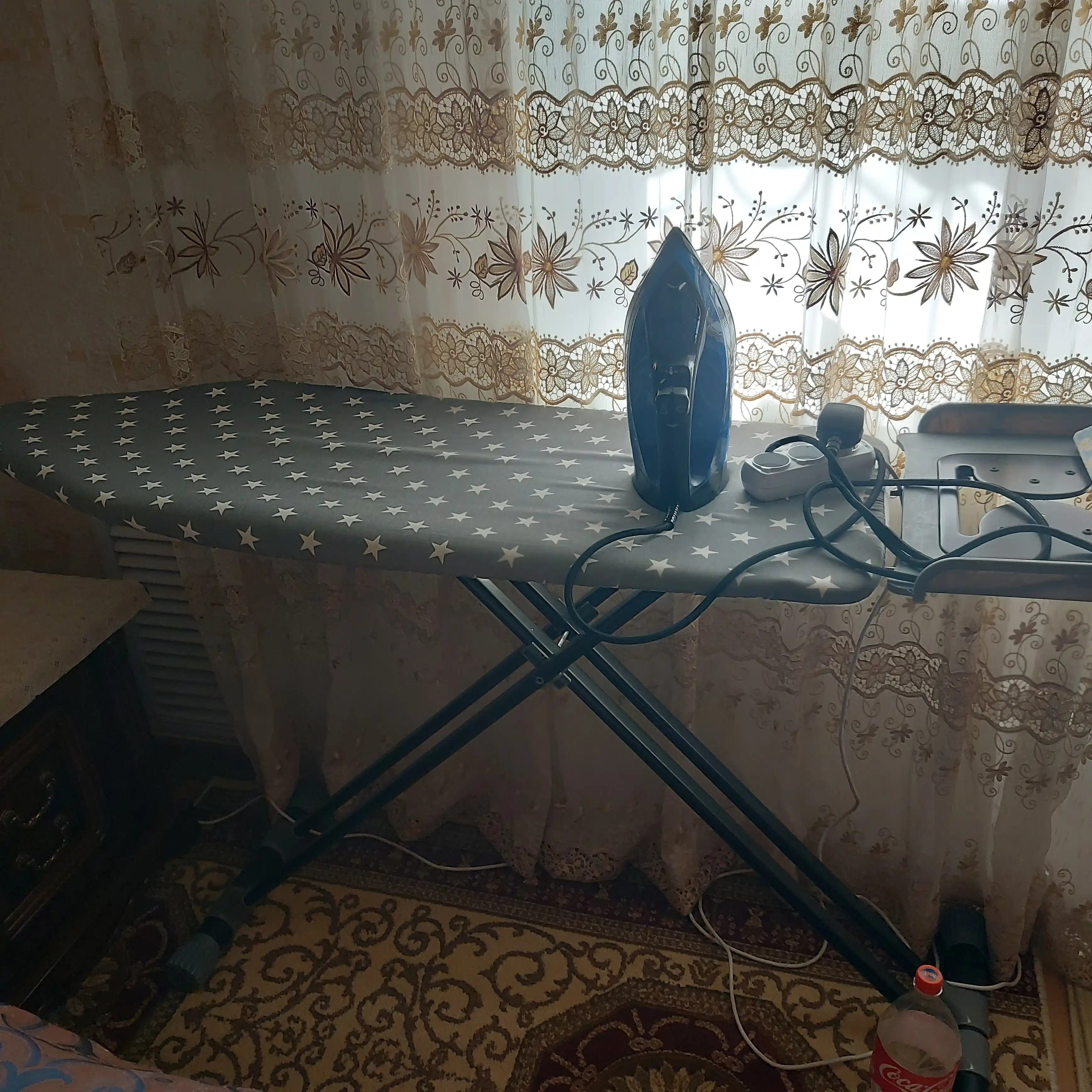 Гладильная доска с подставкой для больших утюгов, антипригарным чехлом Perilla Irina