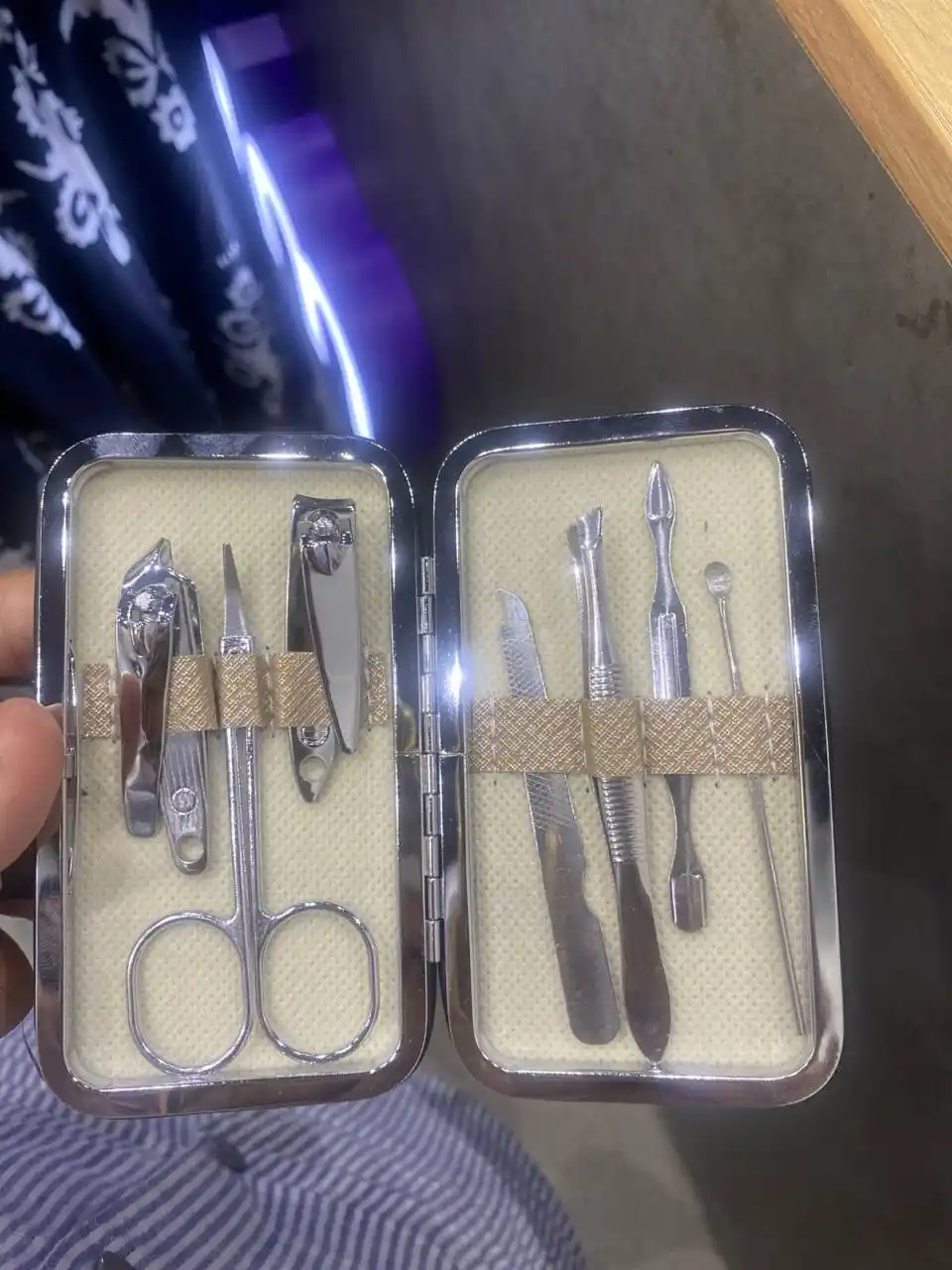 Professional manikyur va pedikyur to'plami, 19 ta element