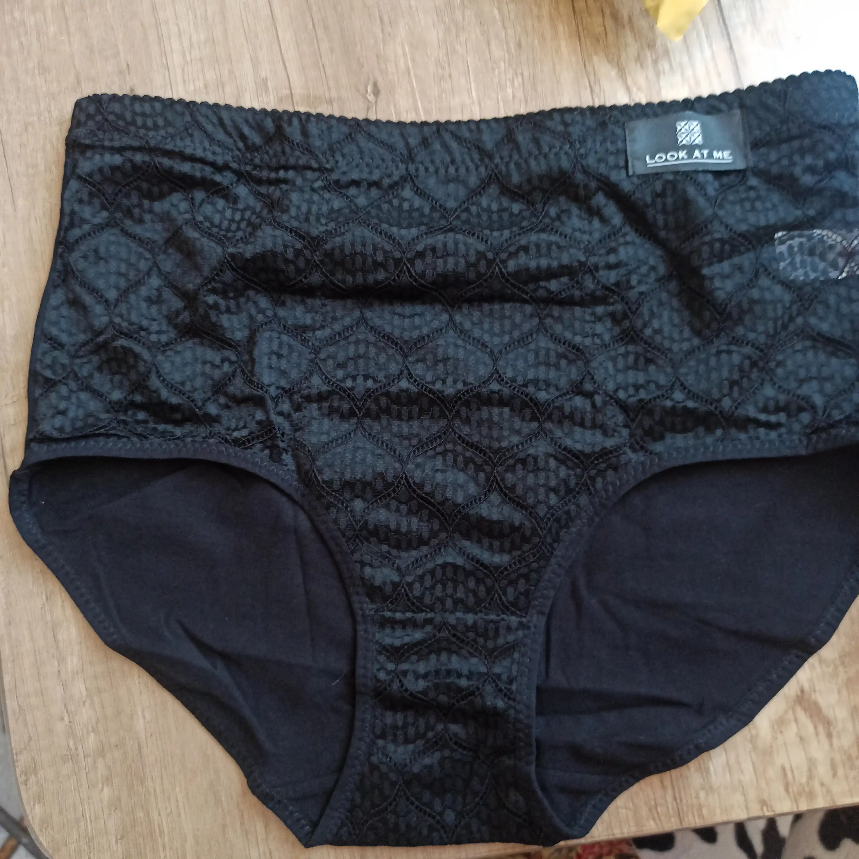 Ayollar trusiklari-sliplari, elastik neylondan, katta o'lchamlar 2XL-4Xl